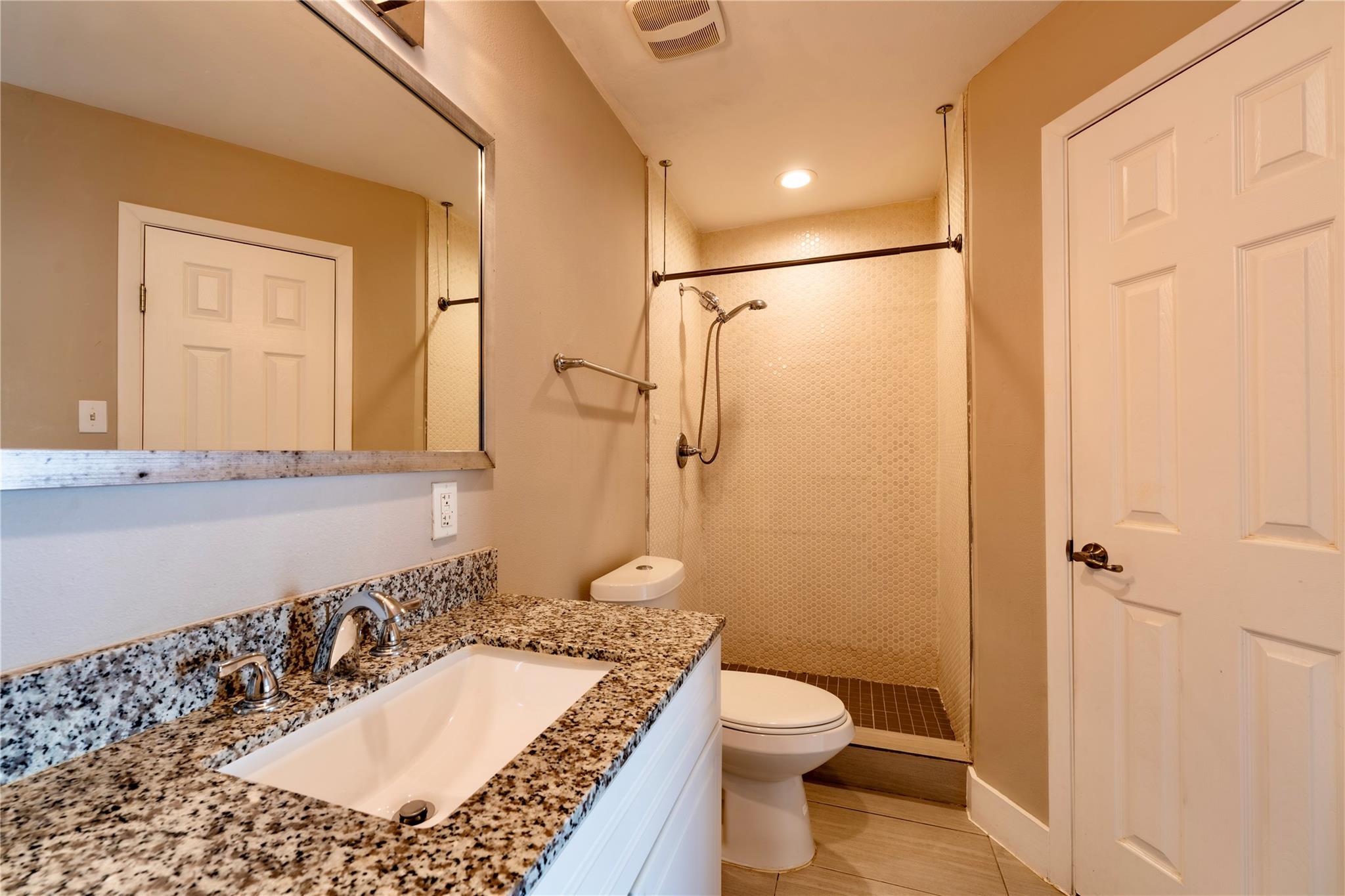 935 La Posada Dr #154 Property Photo 19