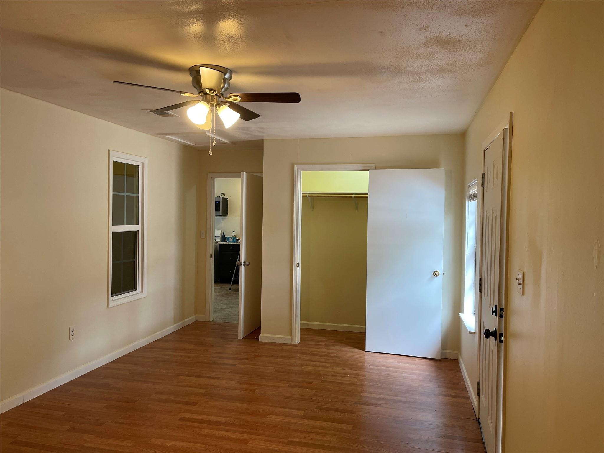 1430 Howard Ln W #2-2 Property Photo 6