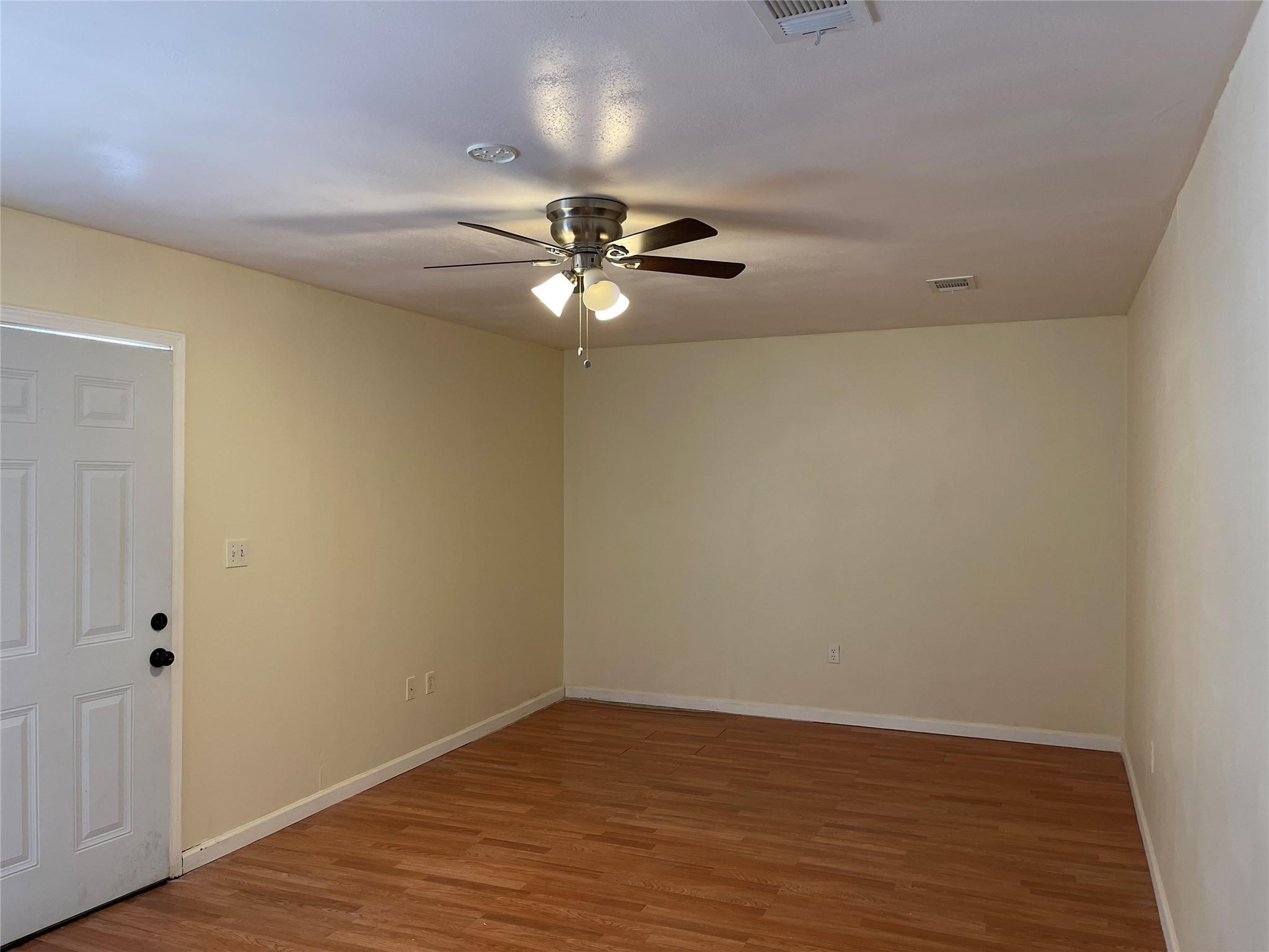 1430 Howard Ln W #2-2 Property Photo 7