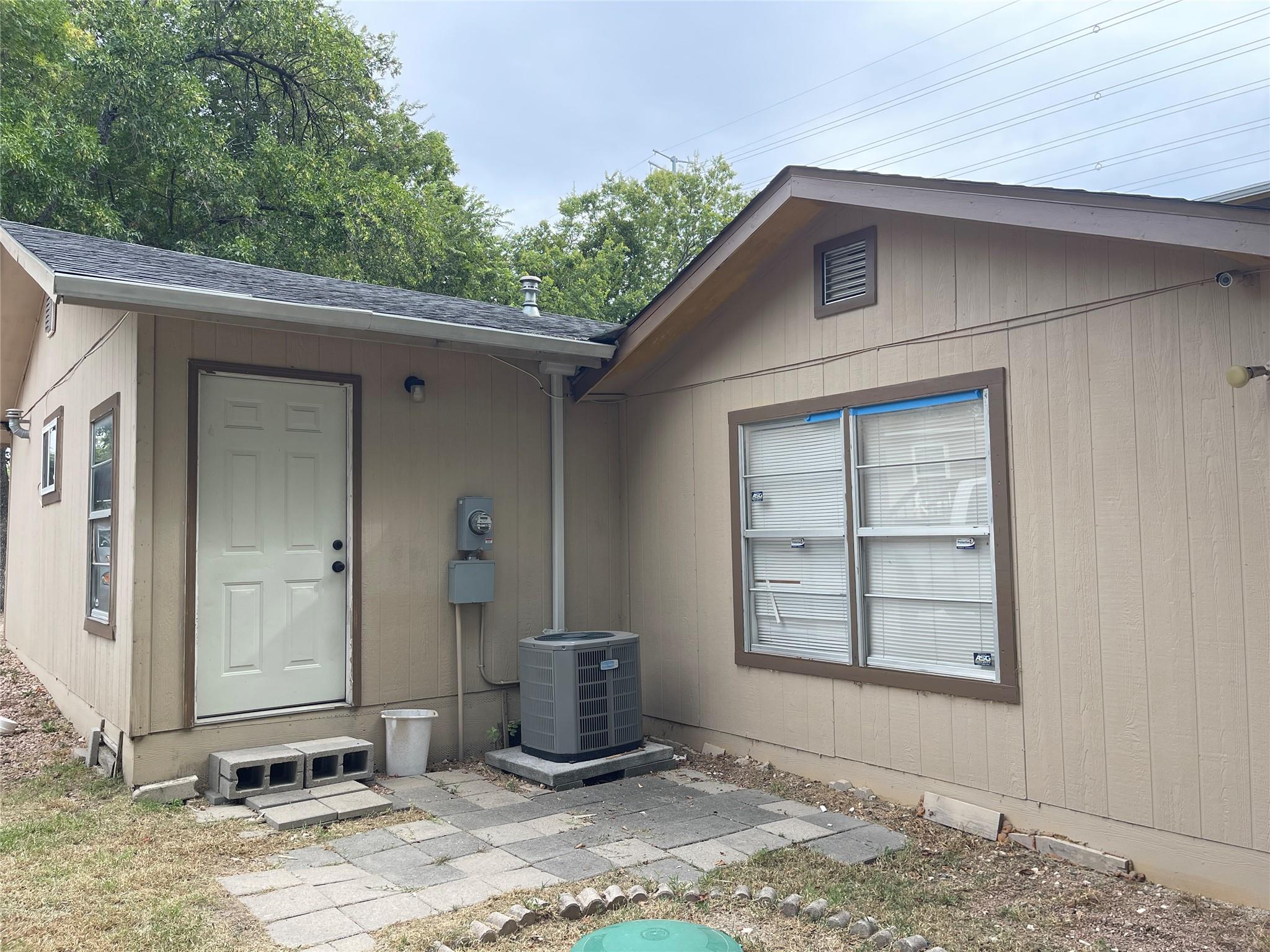 1430 Howard Ln W #2-2 Property Photo 10