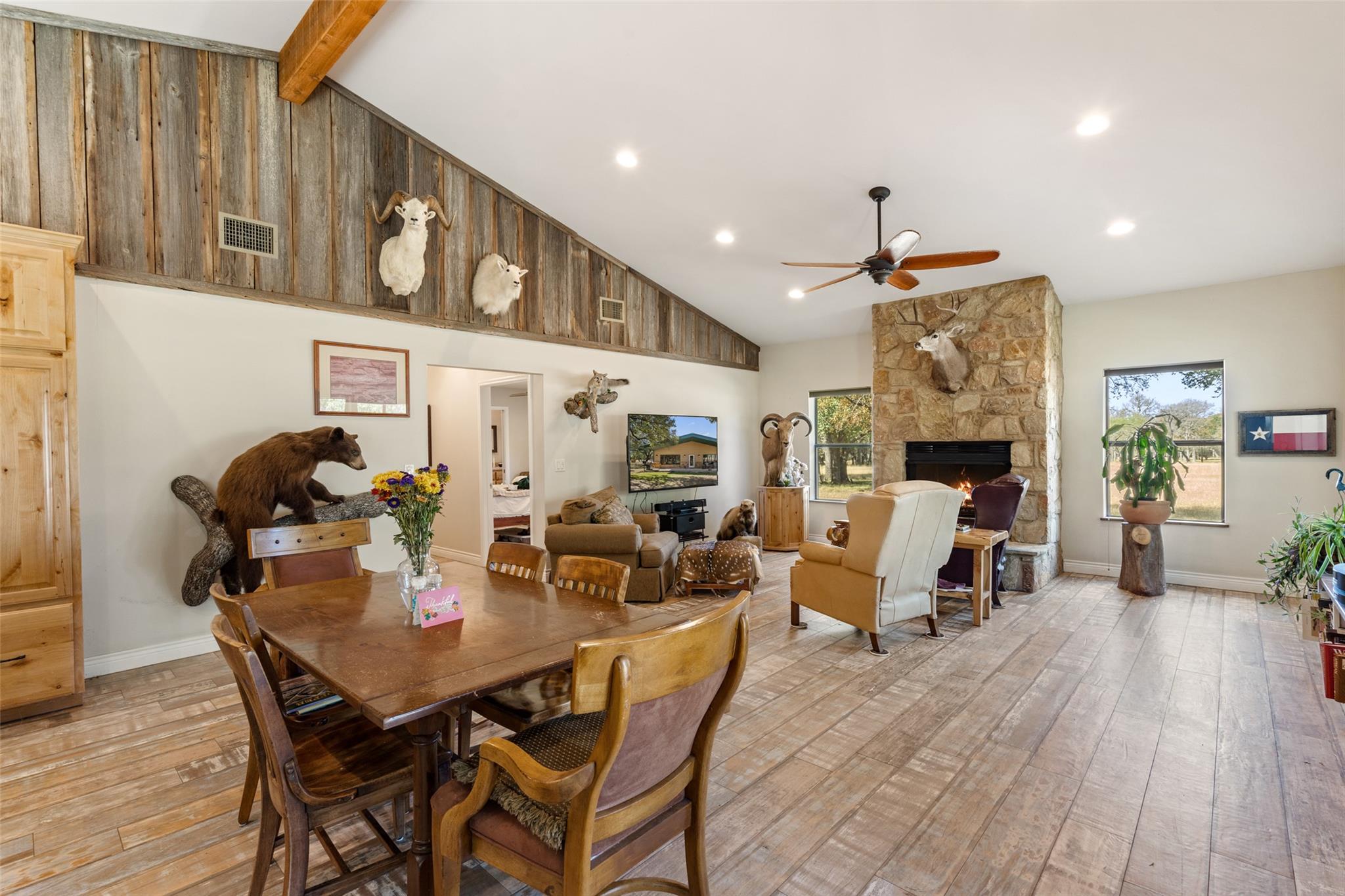 1145 Flat Creek Road Property Photo 4