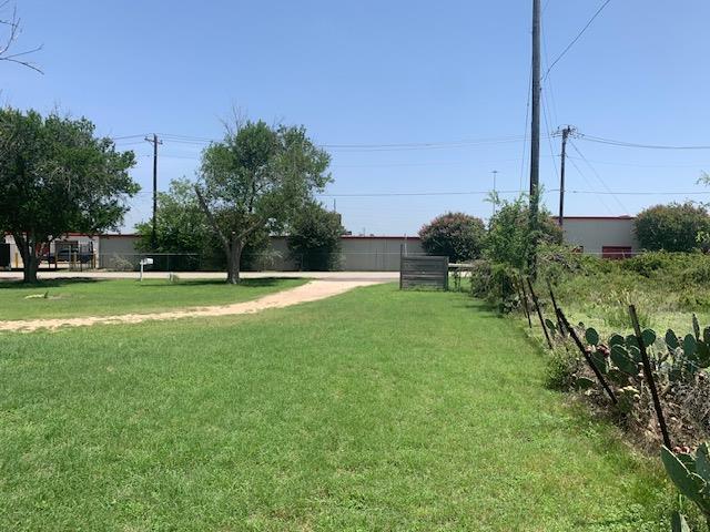 1501 N Burleson St Property Photo 7