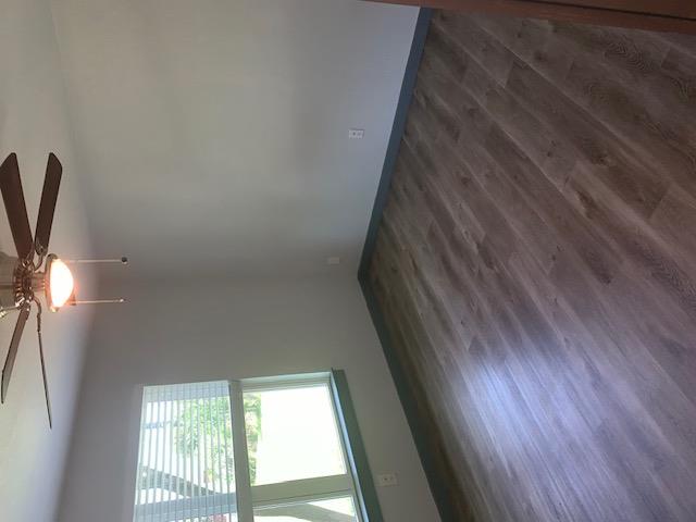 1501 N Burleson St Property Photo 17