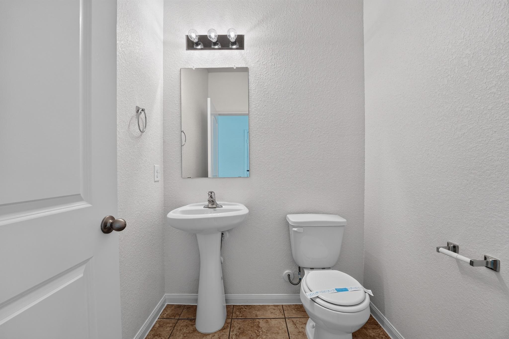 20033 Grover Cleveland Way Property Photo 6