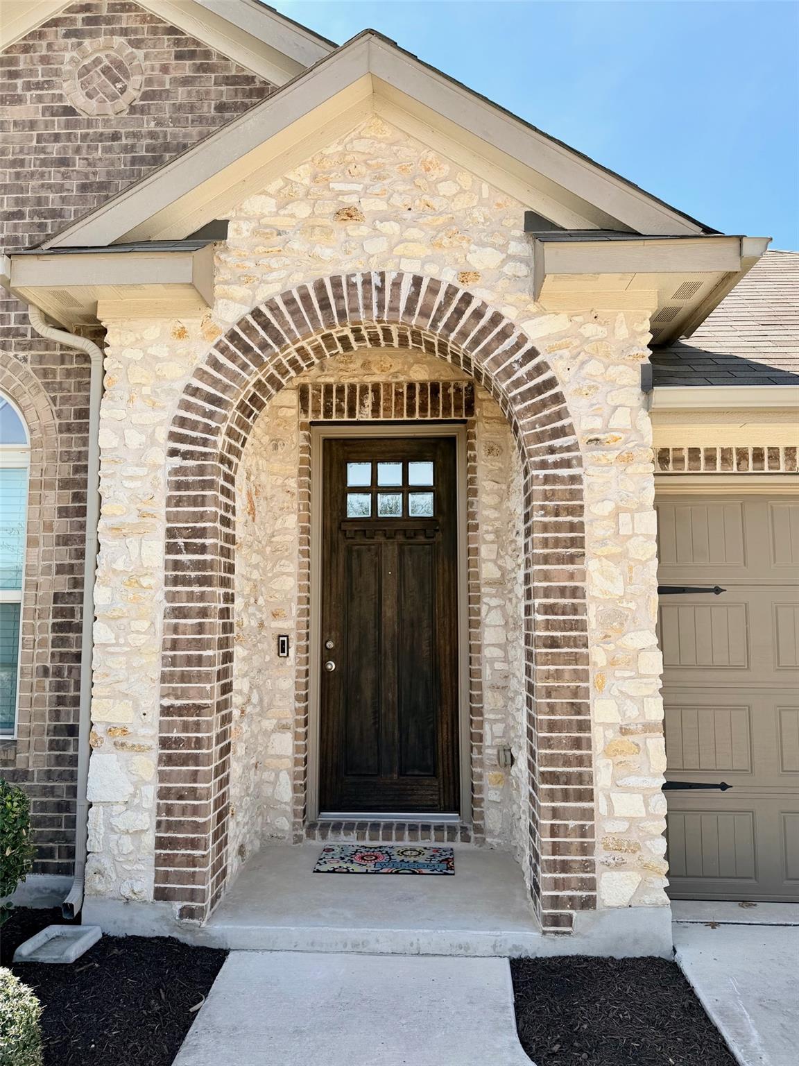 1005 Sundrops St Property Photo 2