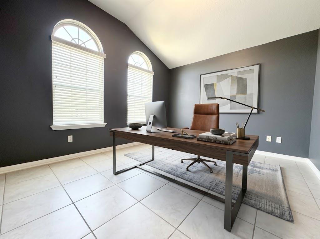 1005 Sundrops St Property Photo 4