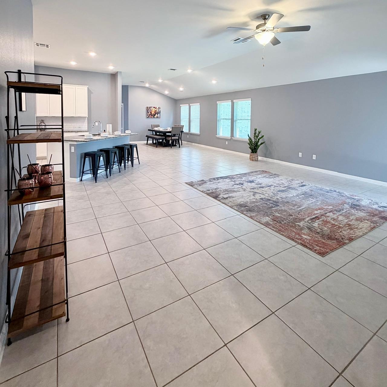 1005 Sundrops St Property Photo 14