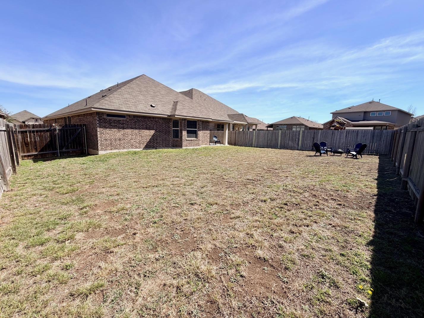 1005 Sundrops St Property Photo 27