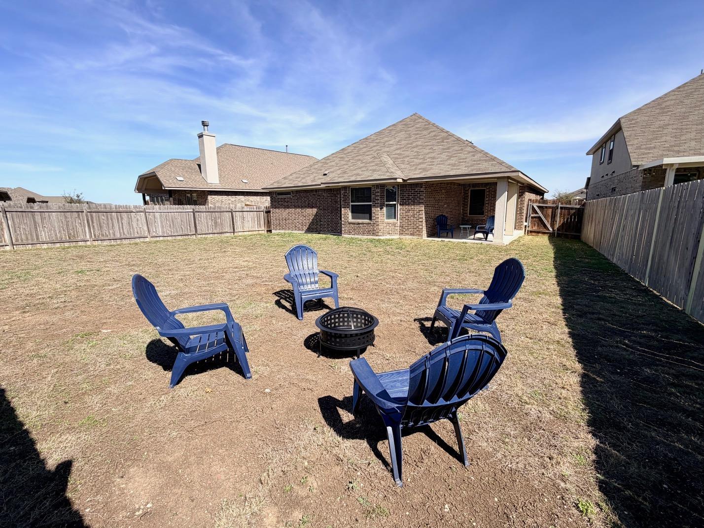 1005 Sundrops St Property Photo 28