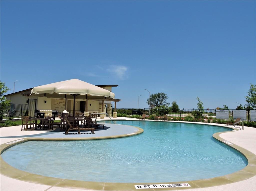 1005 Sundrops St Property Photo 33