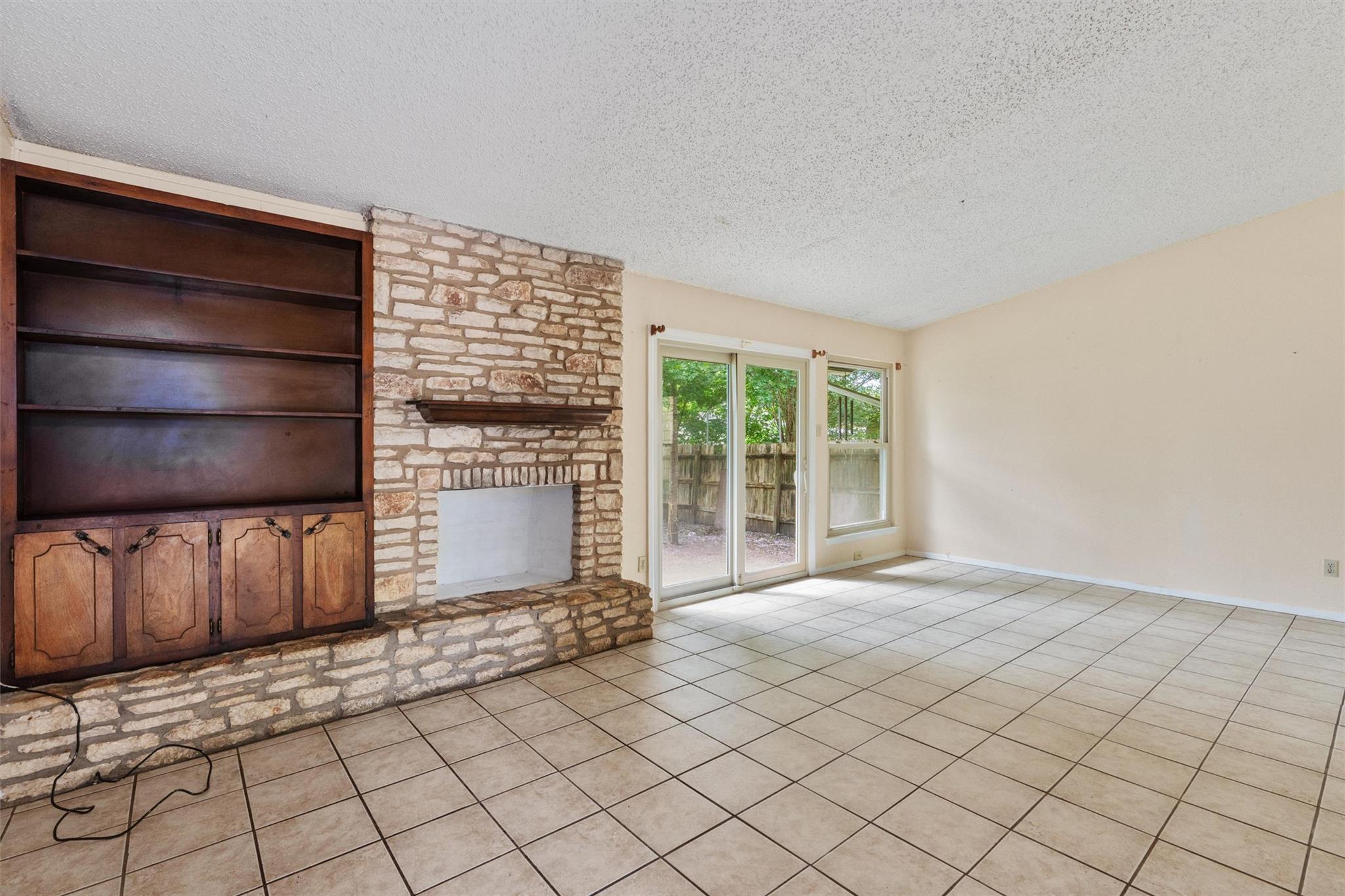 4809 Bayside Dr Property Photo 3