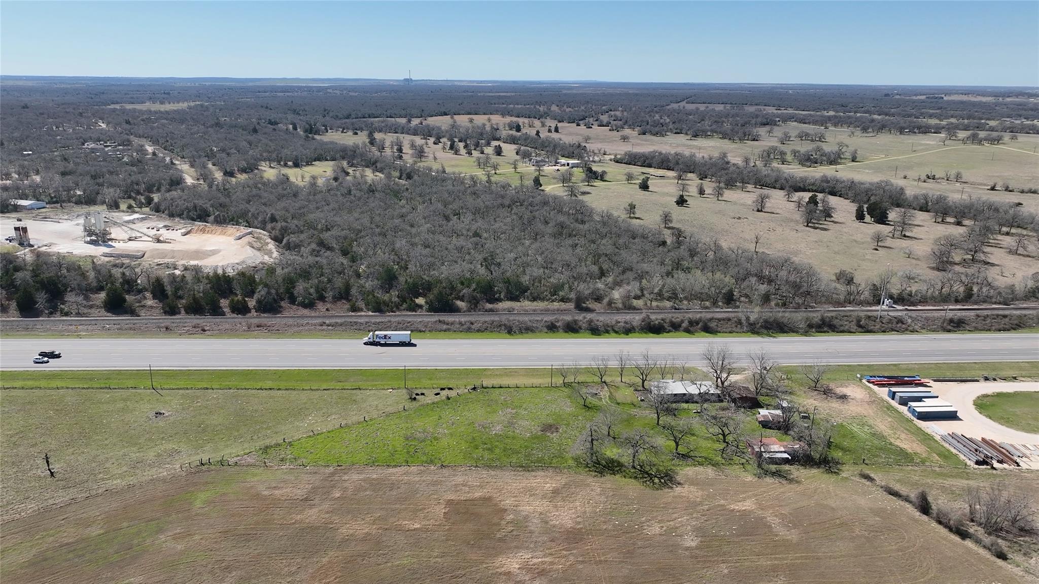 1918 W Us Highway 79 None Property Photo 7
