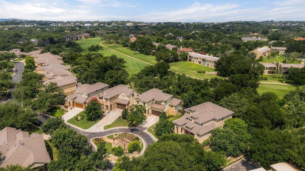 2 Prestonwood Cv Property Photo 3