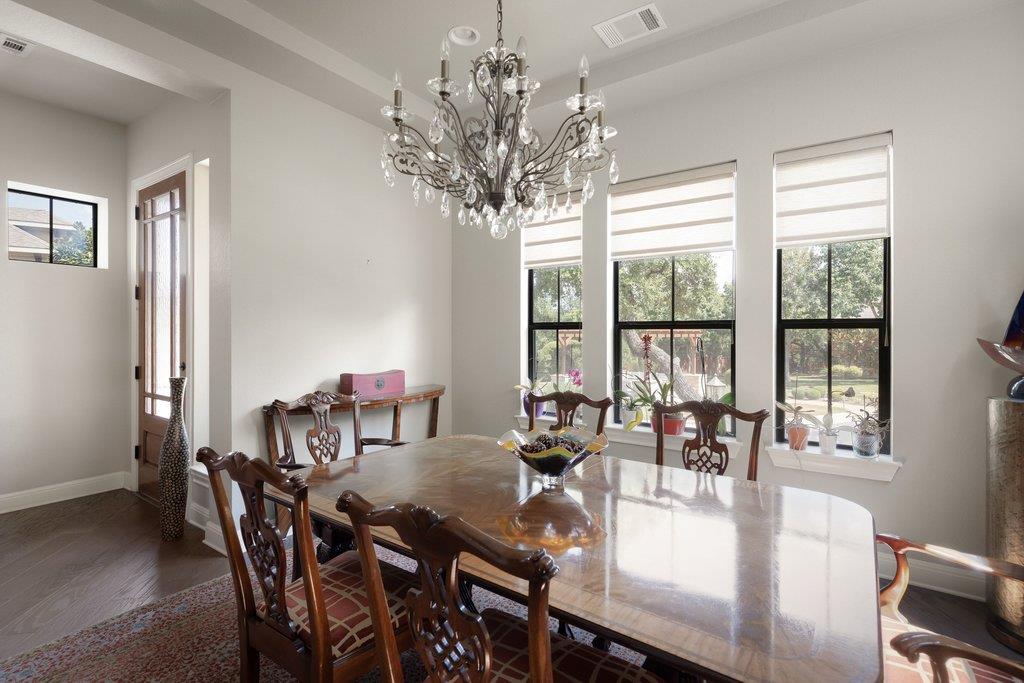 2 Prestonwood Cv Property Photo 5