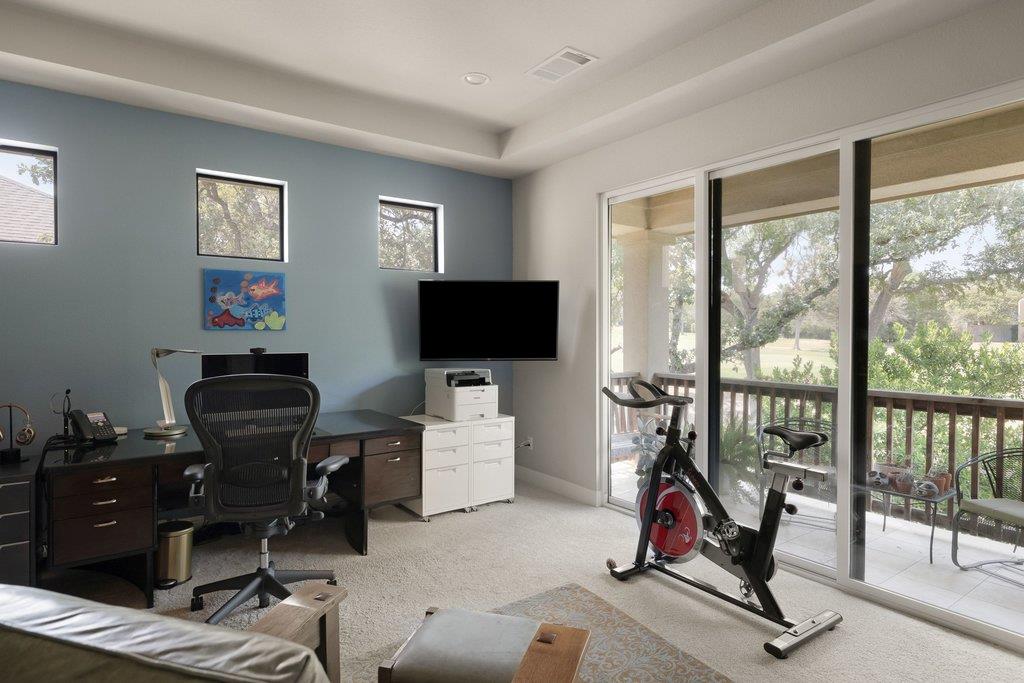 2 Prestonwood Cv Property Photo 15
