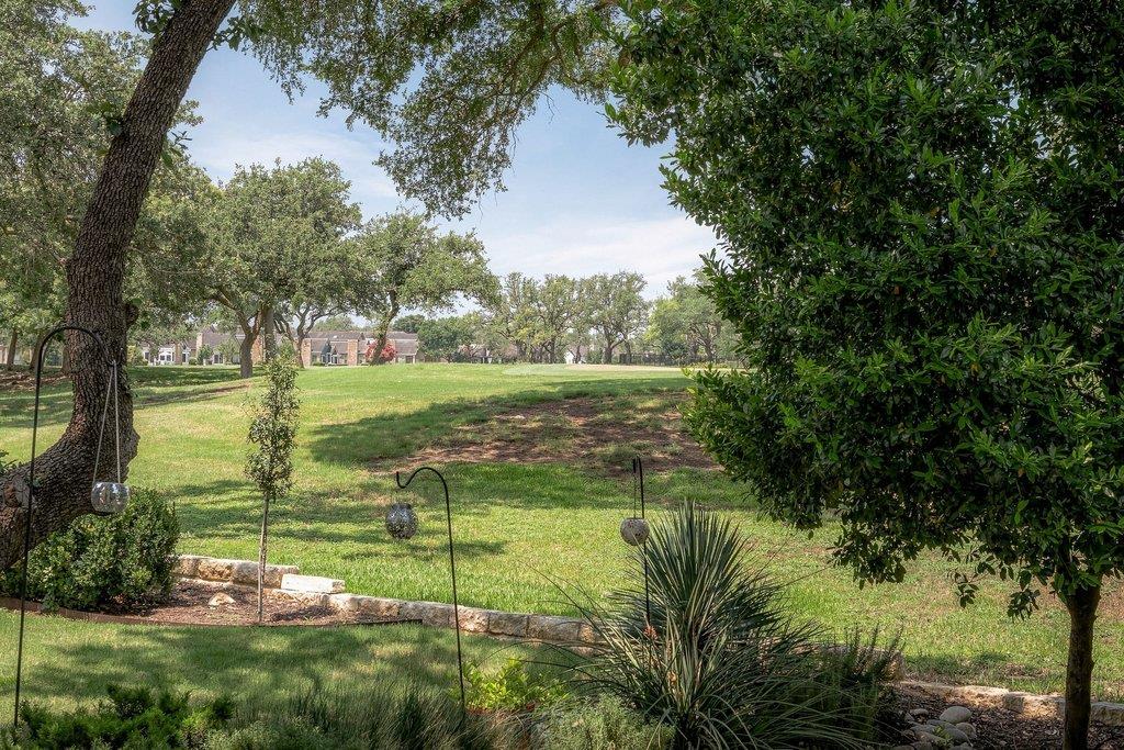 2 Prestonwood Cv Property Photo 23