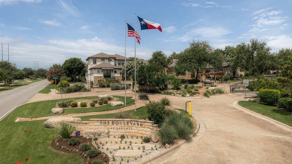 2 Prestonwood Cv Property Photo 24