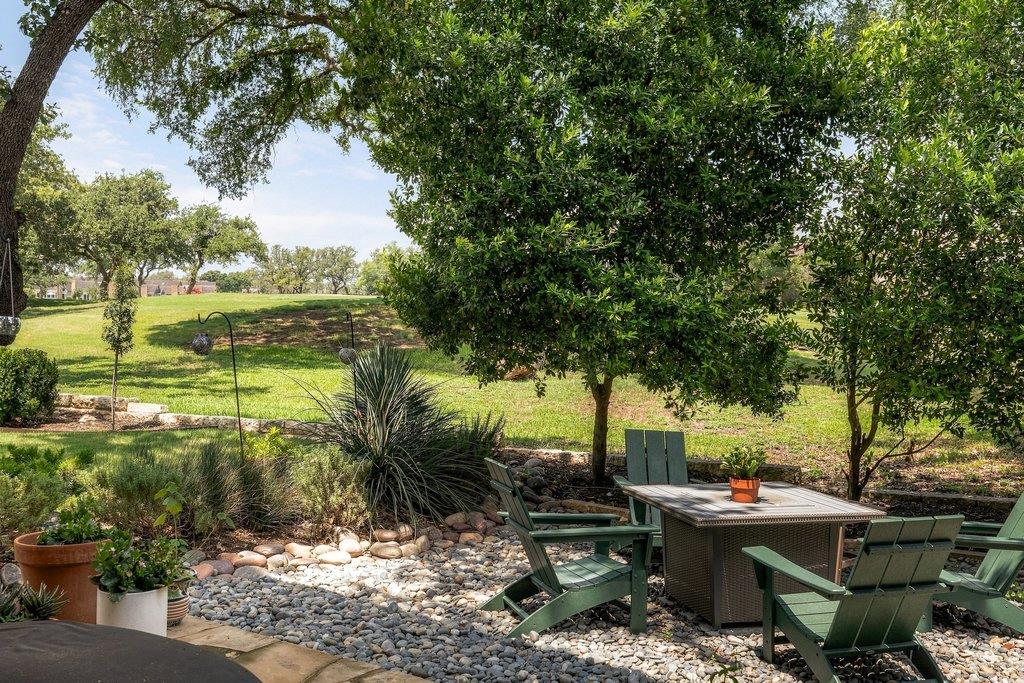 2 Prestonwood Cv Property Photo 25