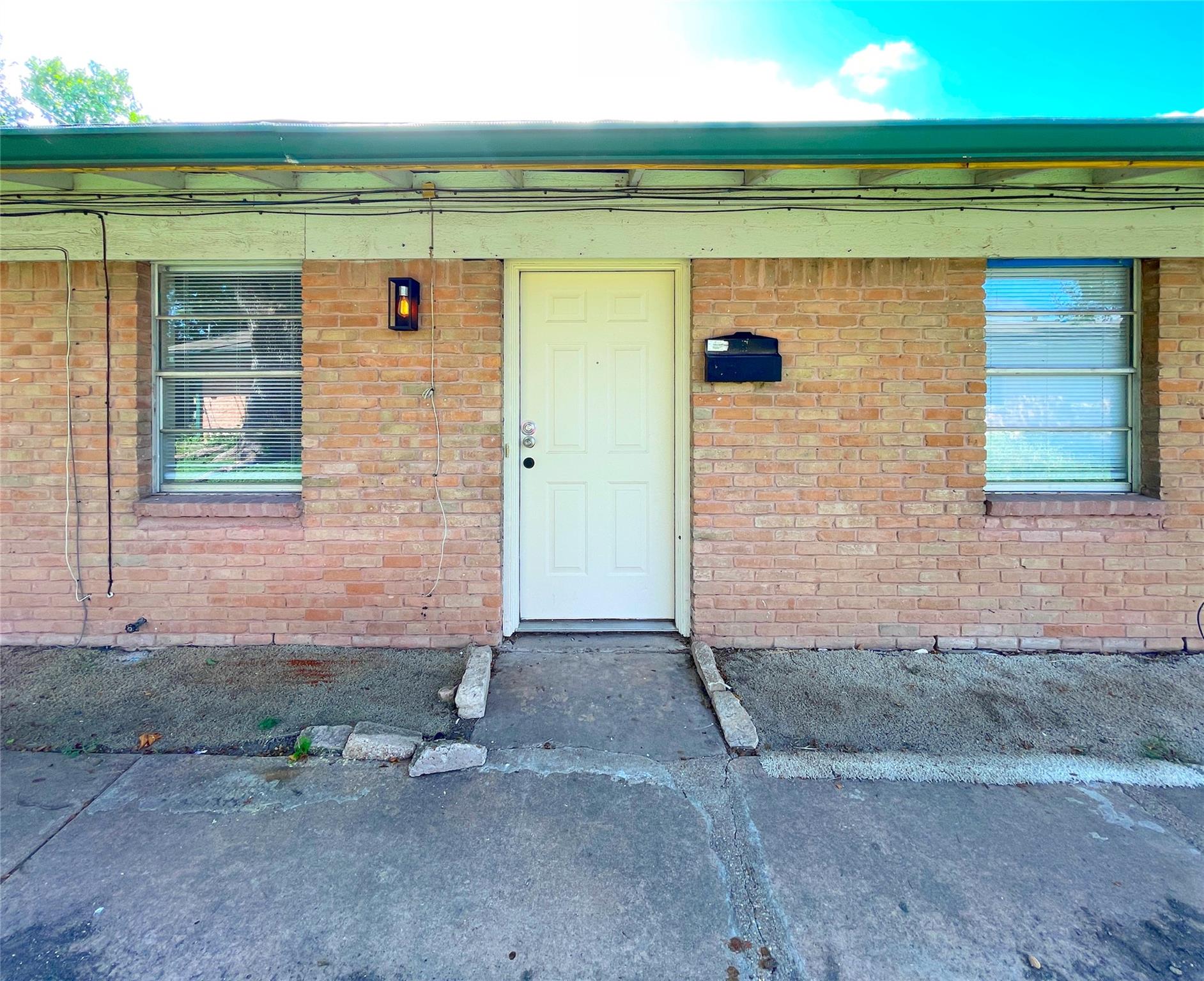 902 N Meadows Dr #c Property Photo 1
