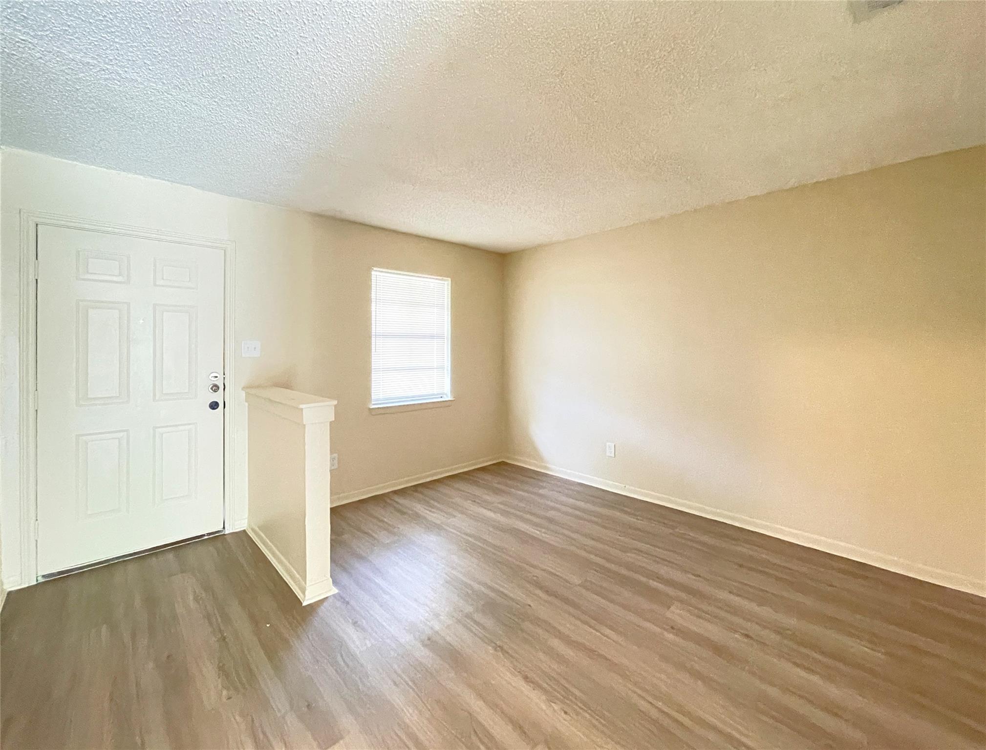902 N Meadows Dr #c Property Photo 2