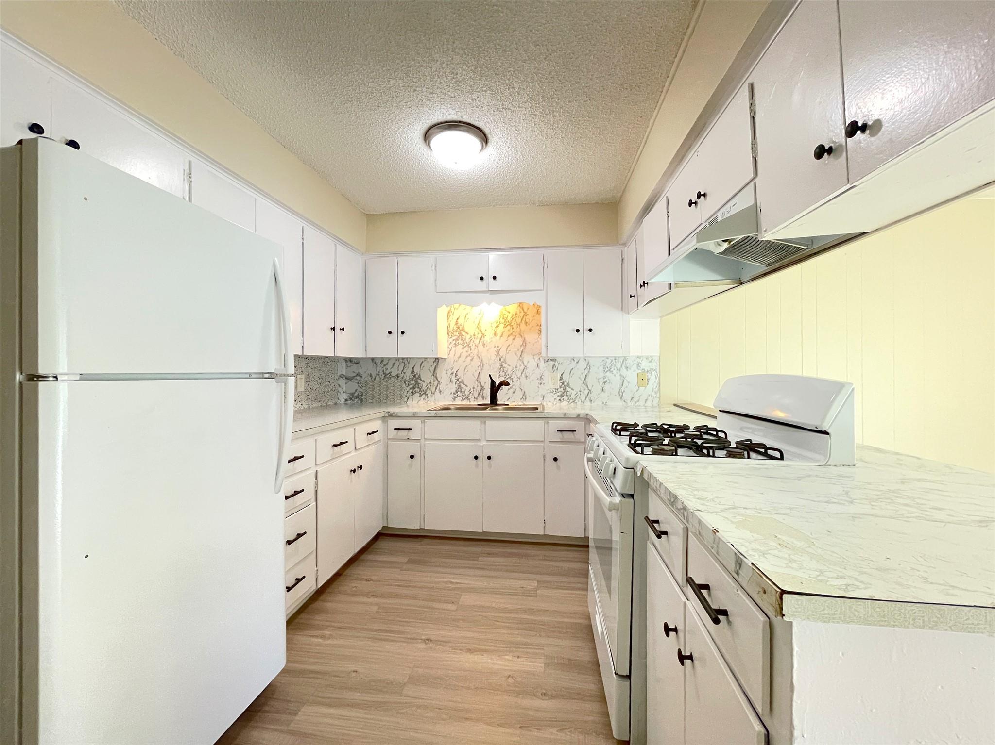 902 N Meadows Dr #c Property Photo 4