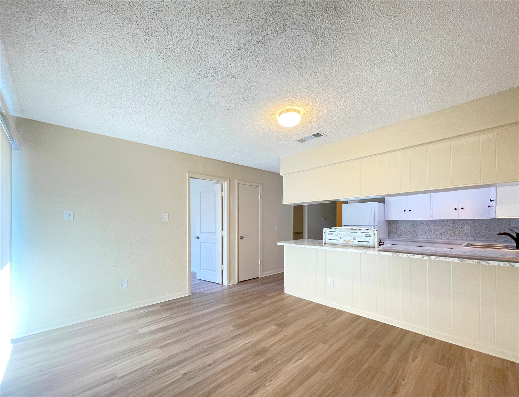 902 N Meadows Dr #c Property Photo 8