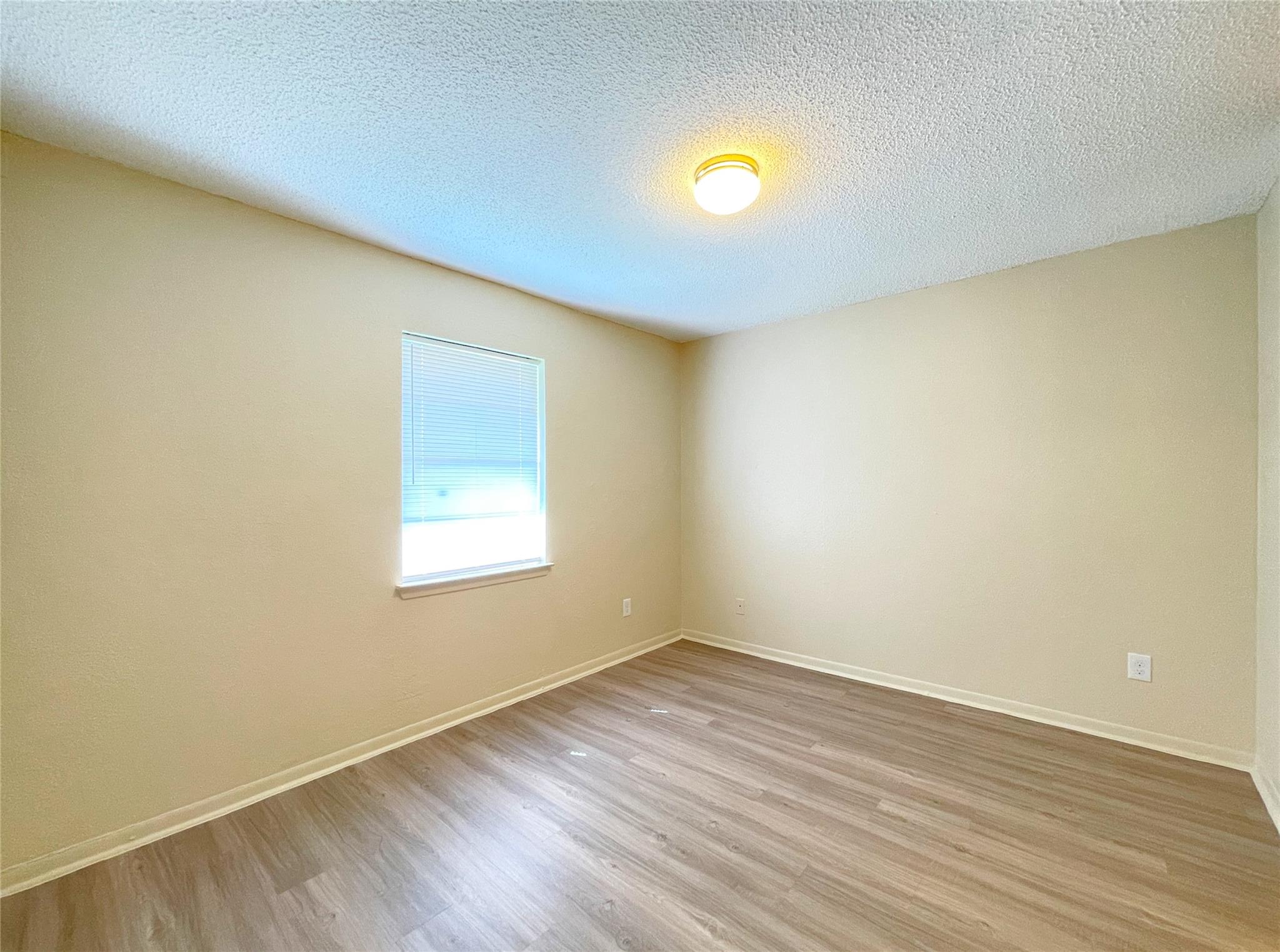 902 N Meadows Dr #c Property Photo 9