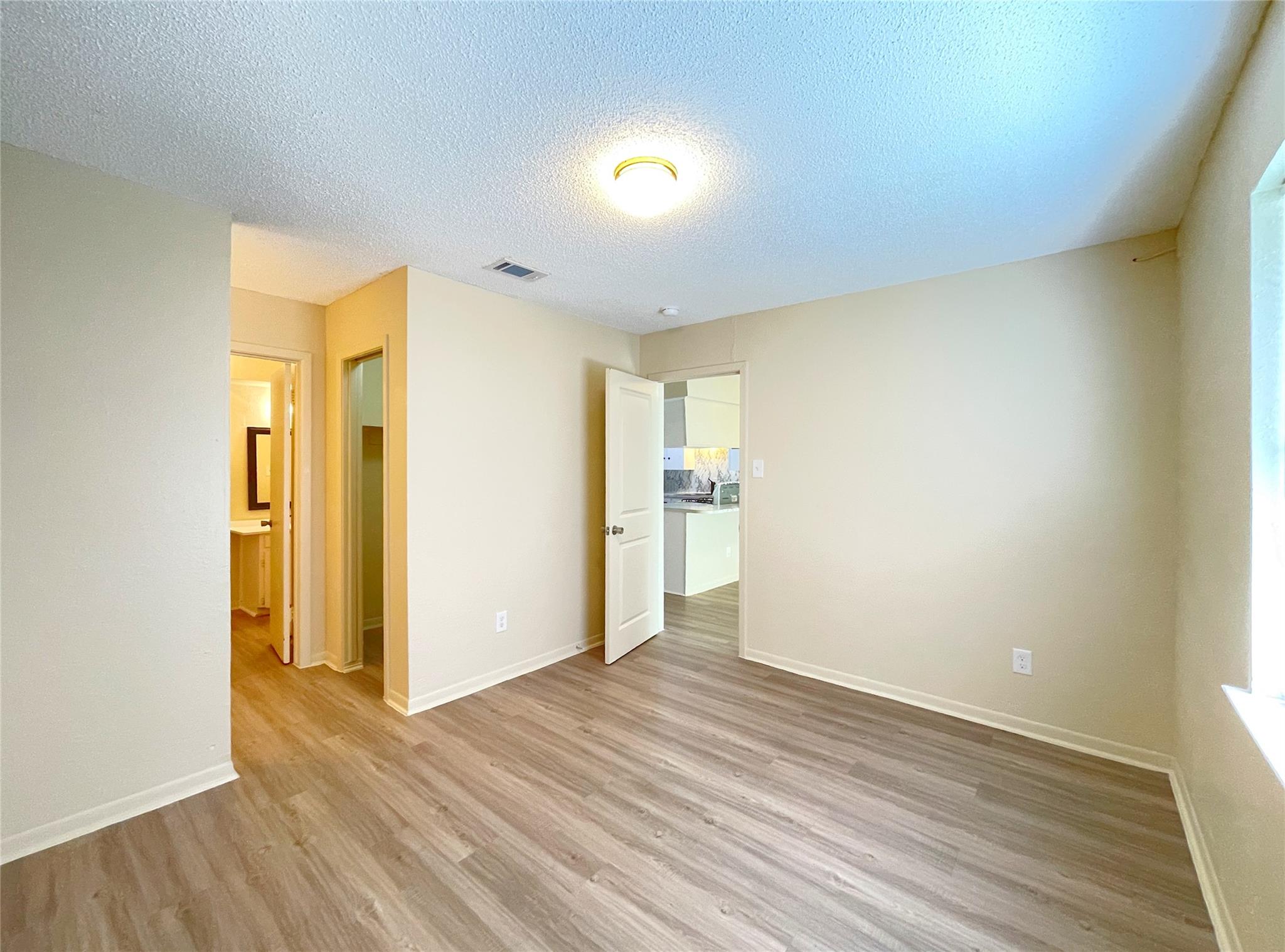 902 N Meadows Dr #c Property Photo 10