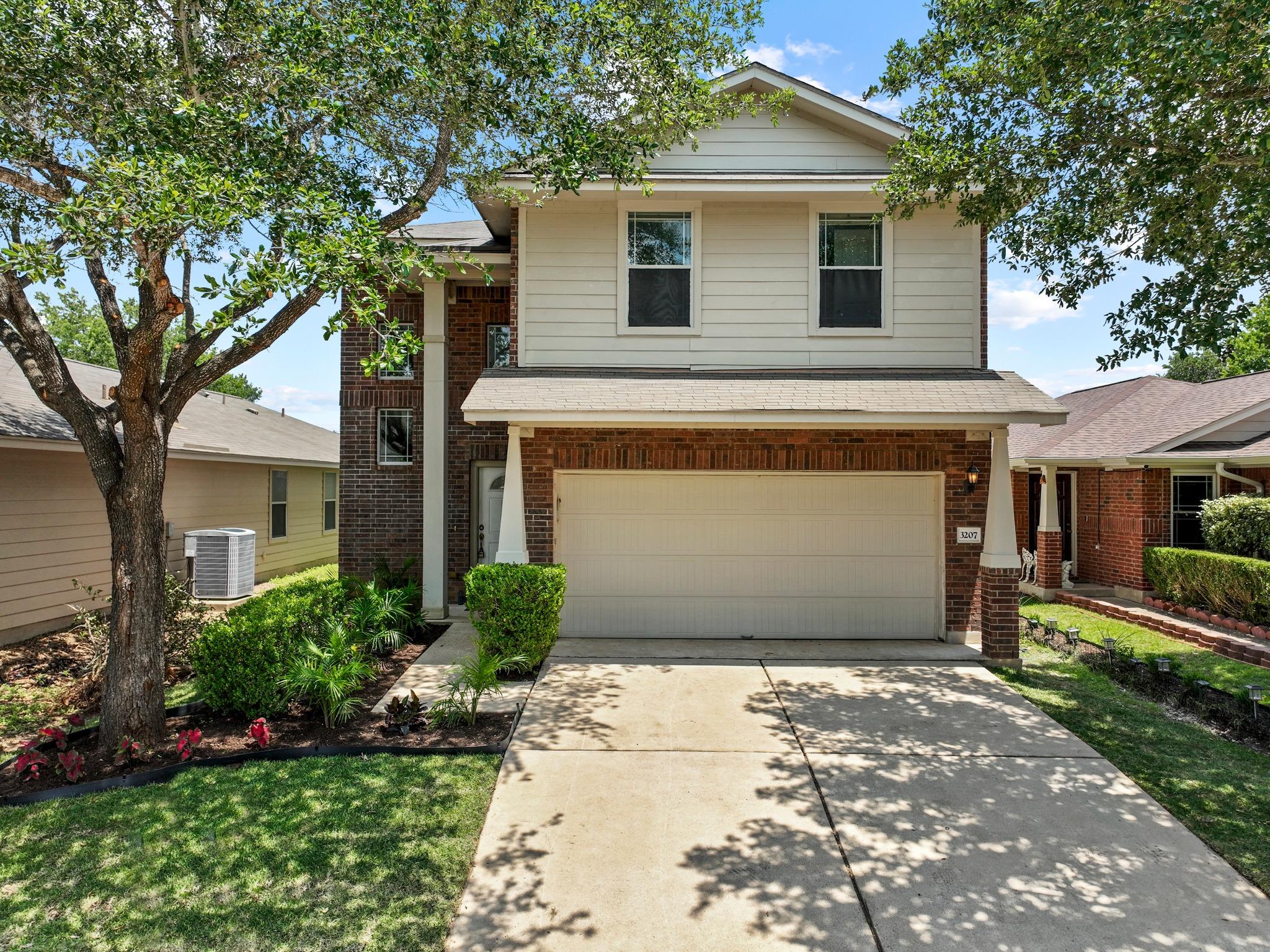 3207 Wickham Ln Property Photo 1