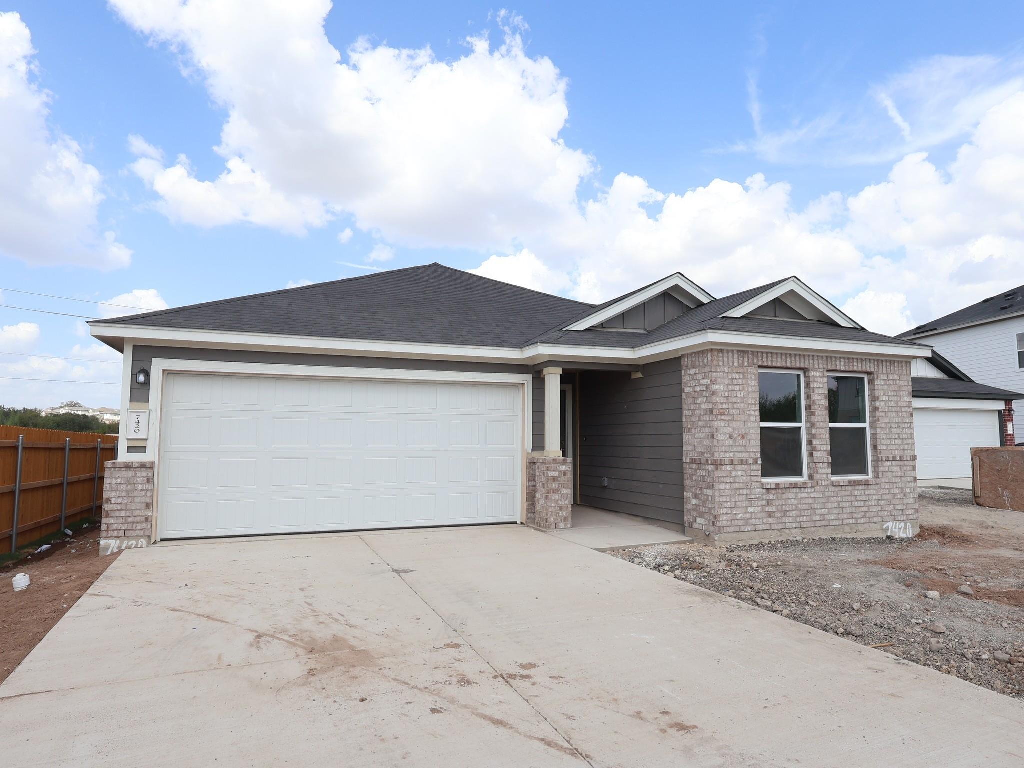 7420 Pullman Cv Property Photo 3