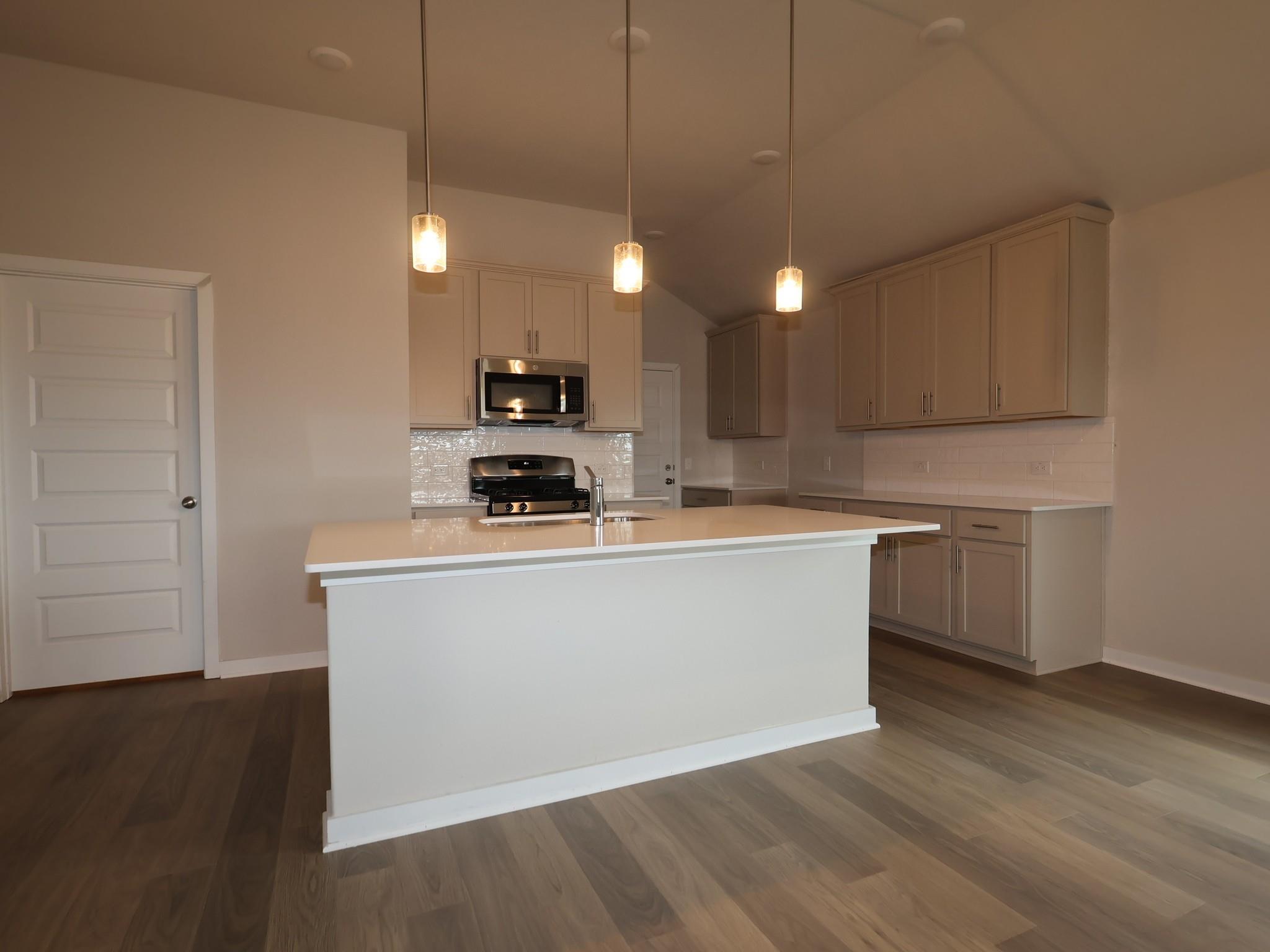 7420 Pullman Cv Property Photo 6