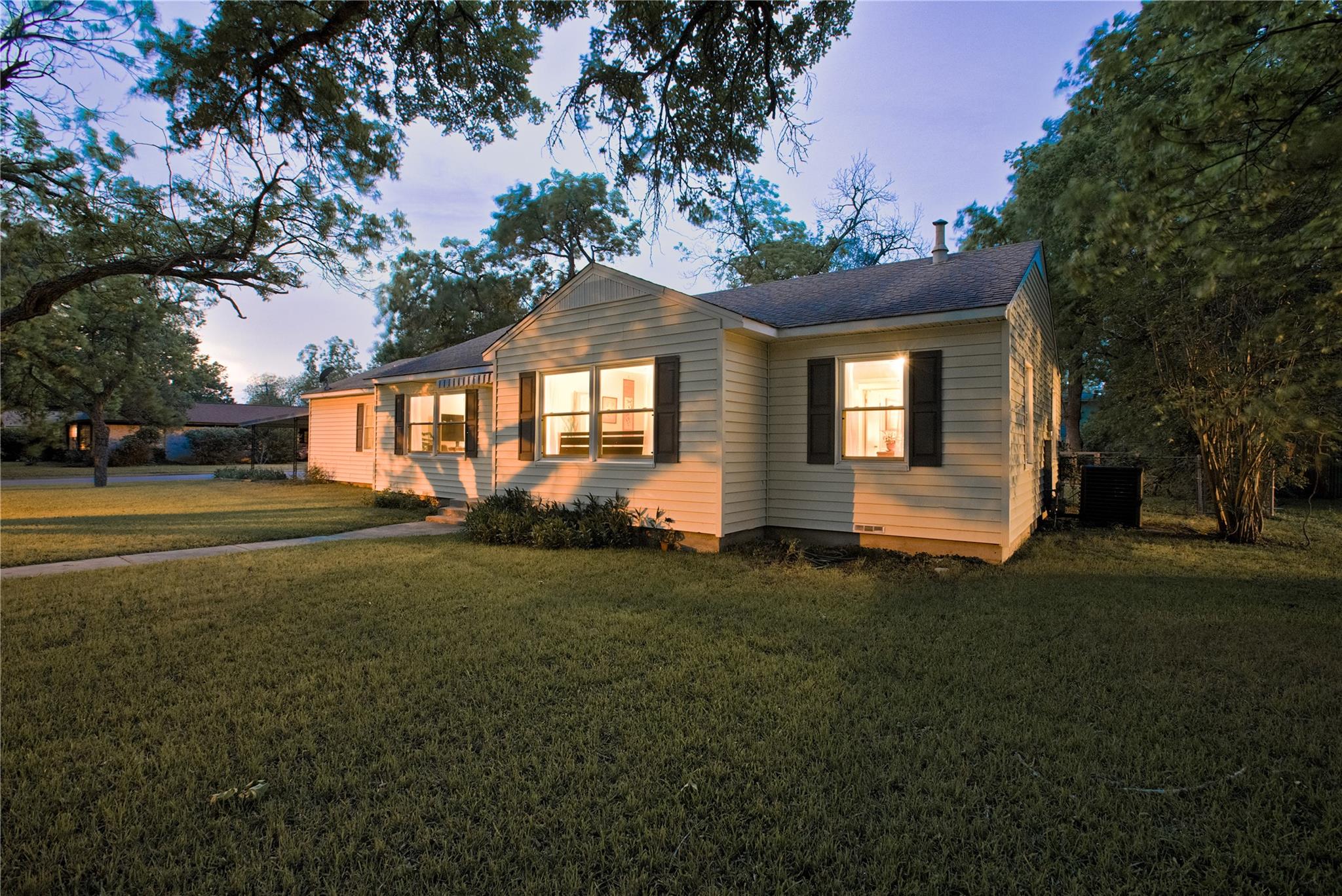 1011 Plum St Property Photo