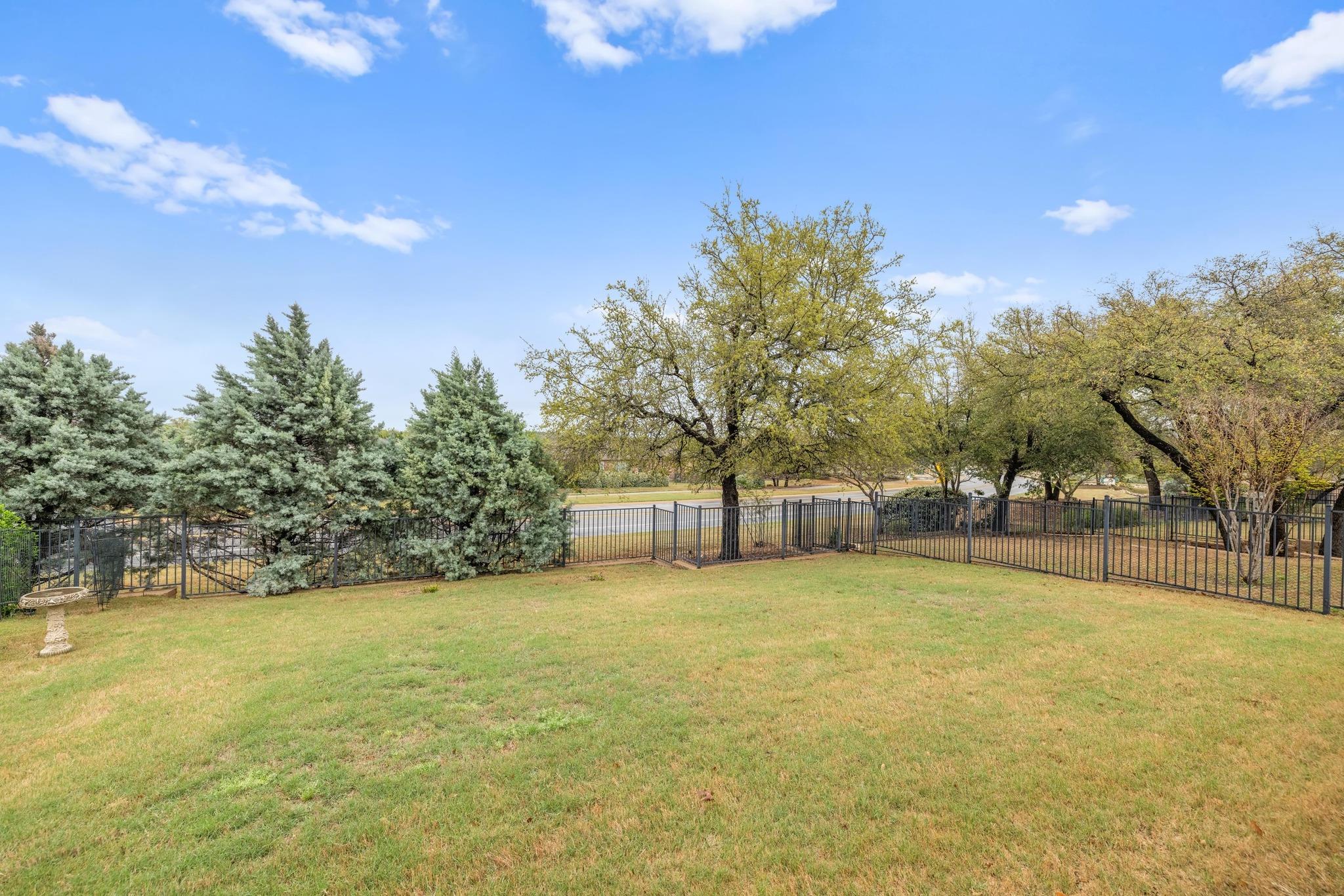 839 Salado Creek Ln Property Photo 3