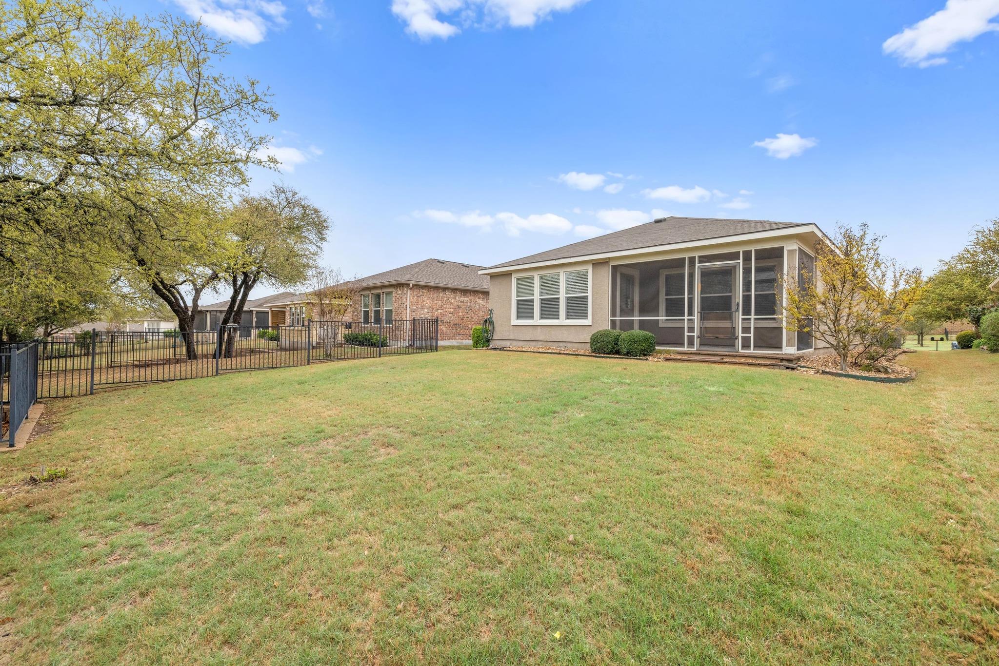 839 Salado Creek Ln Property Photo 4