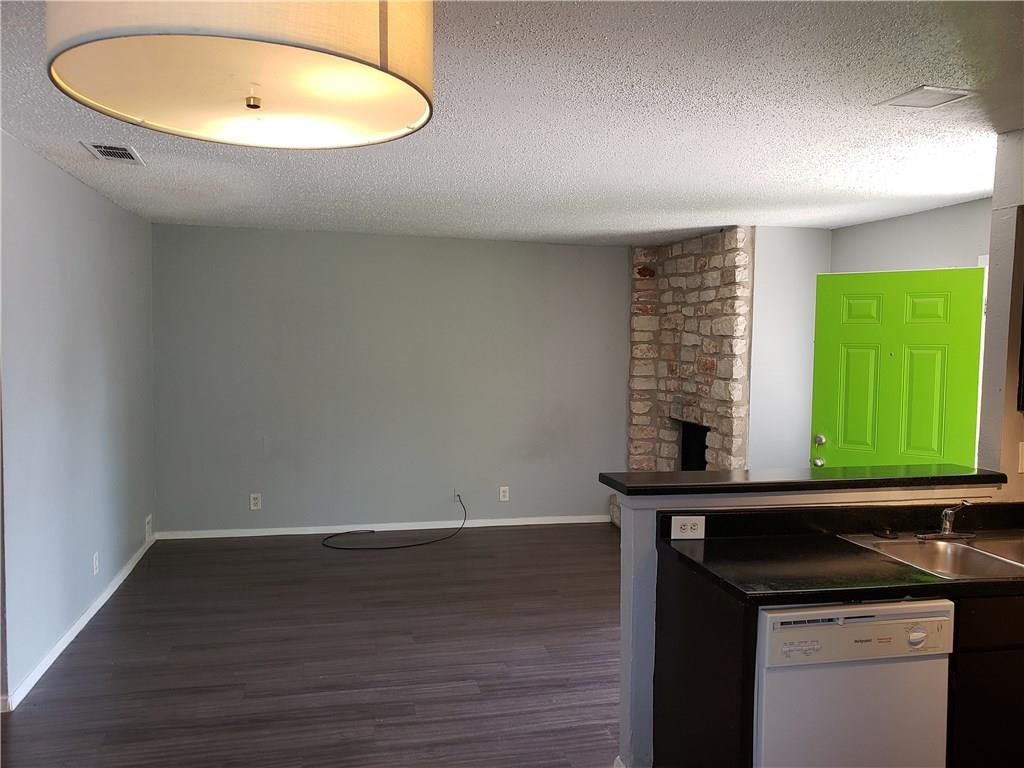 2304 Cedrick Cv #b Property Photo 2