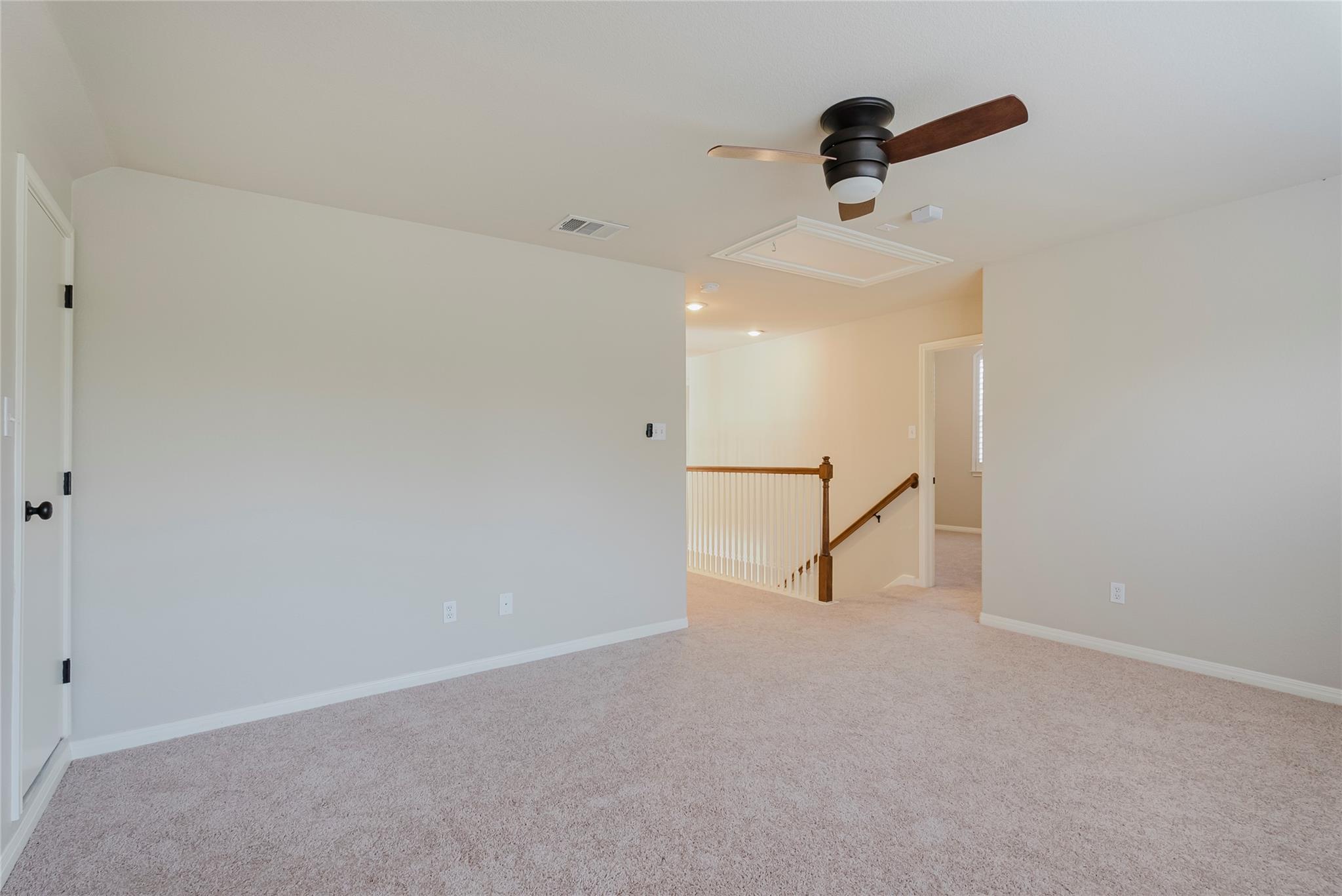 319 Greenside Ln Property Photo 20