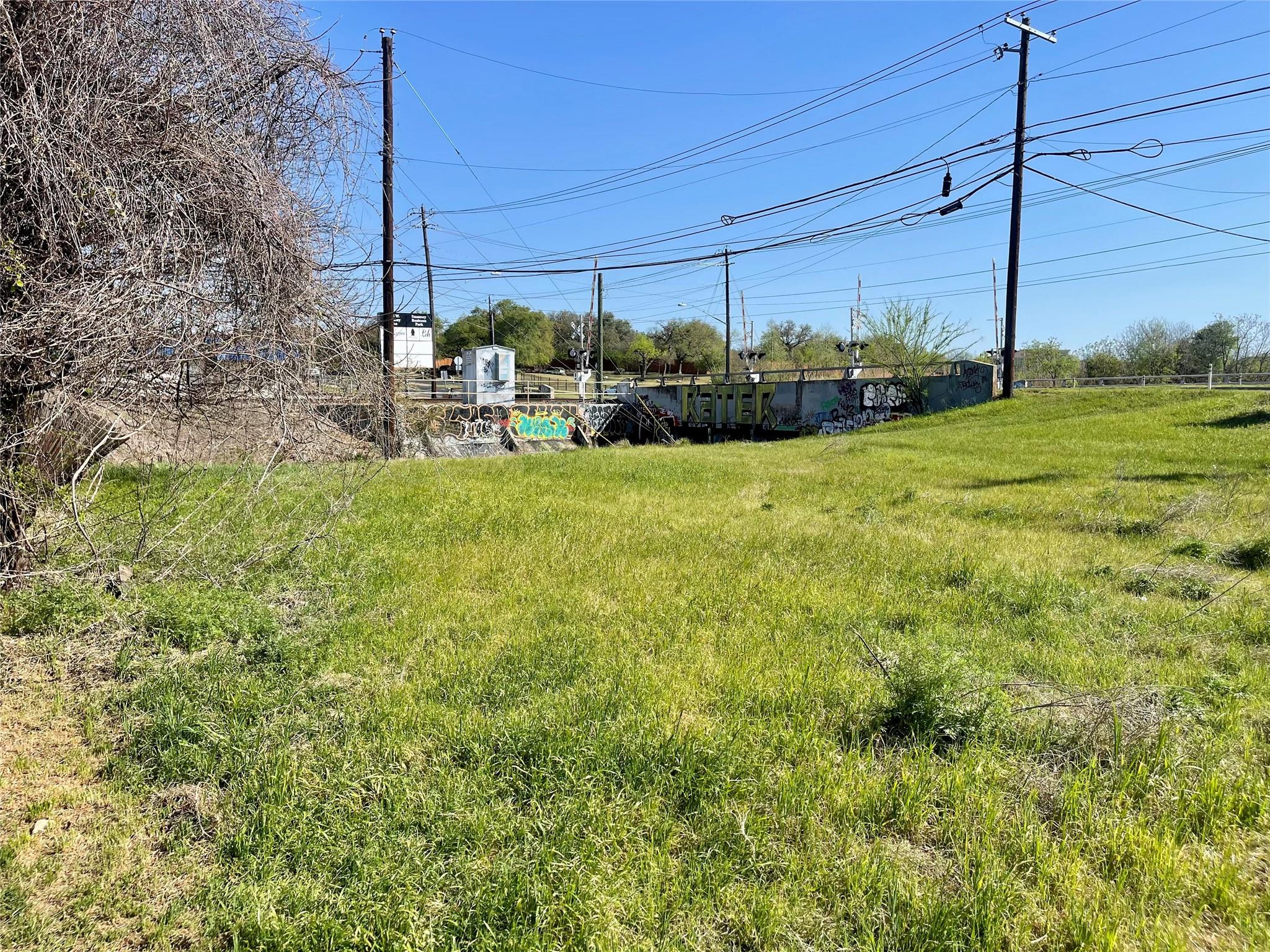 1700 W Stassney Ln Property Photo 9