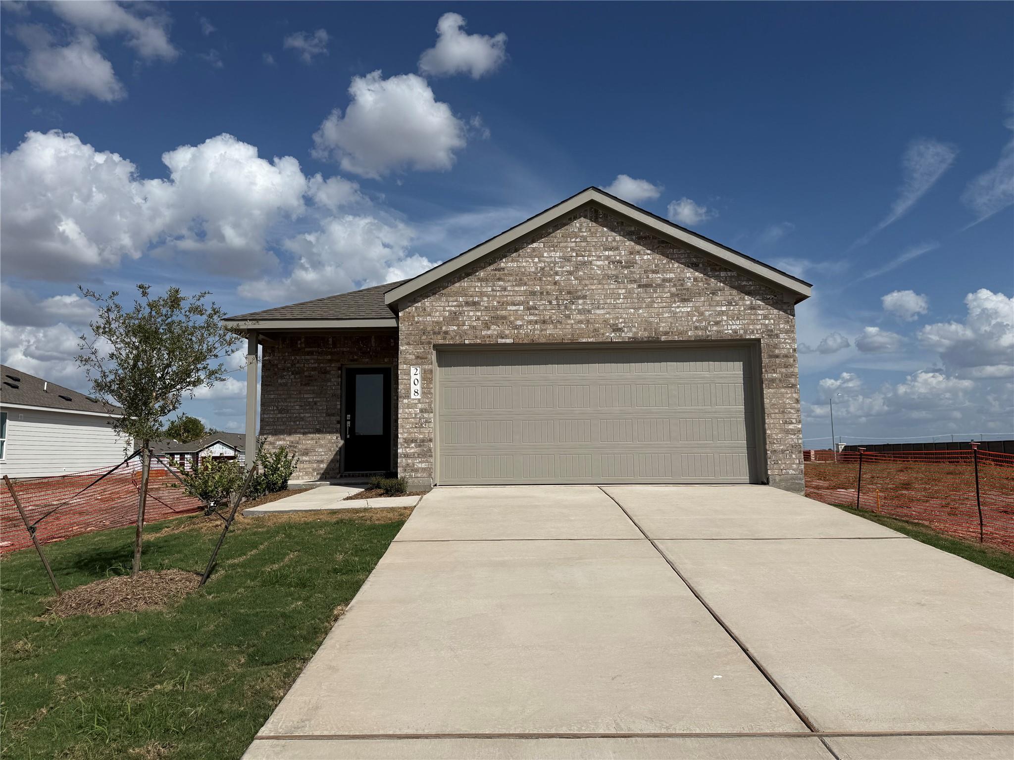 208 Giants Pass Property Photo 1