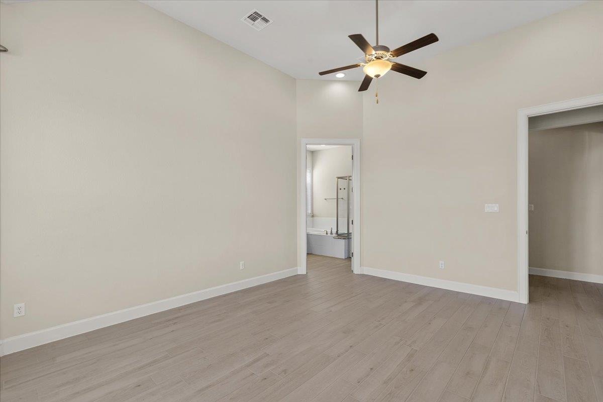 266 Village Oak Dr Property Photo 23