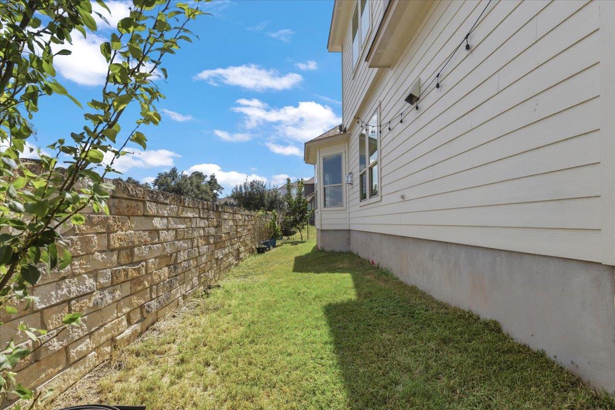 266 Village Oak Dr Property Photo 34