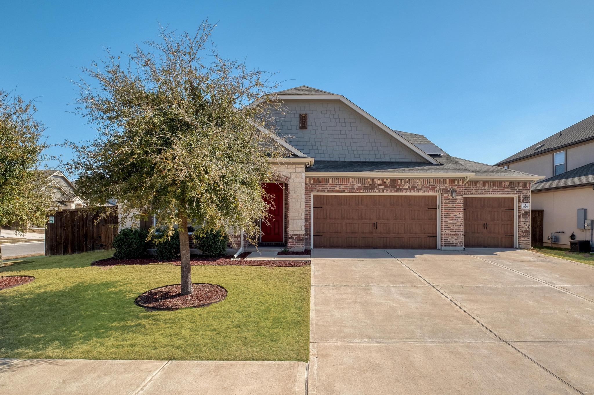 1004 Brenham Ln Property Photo