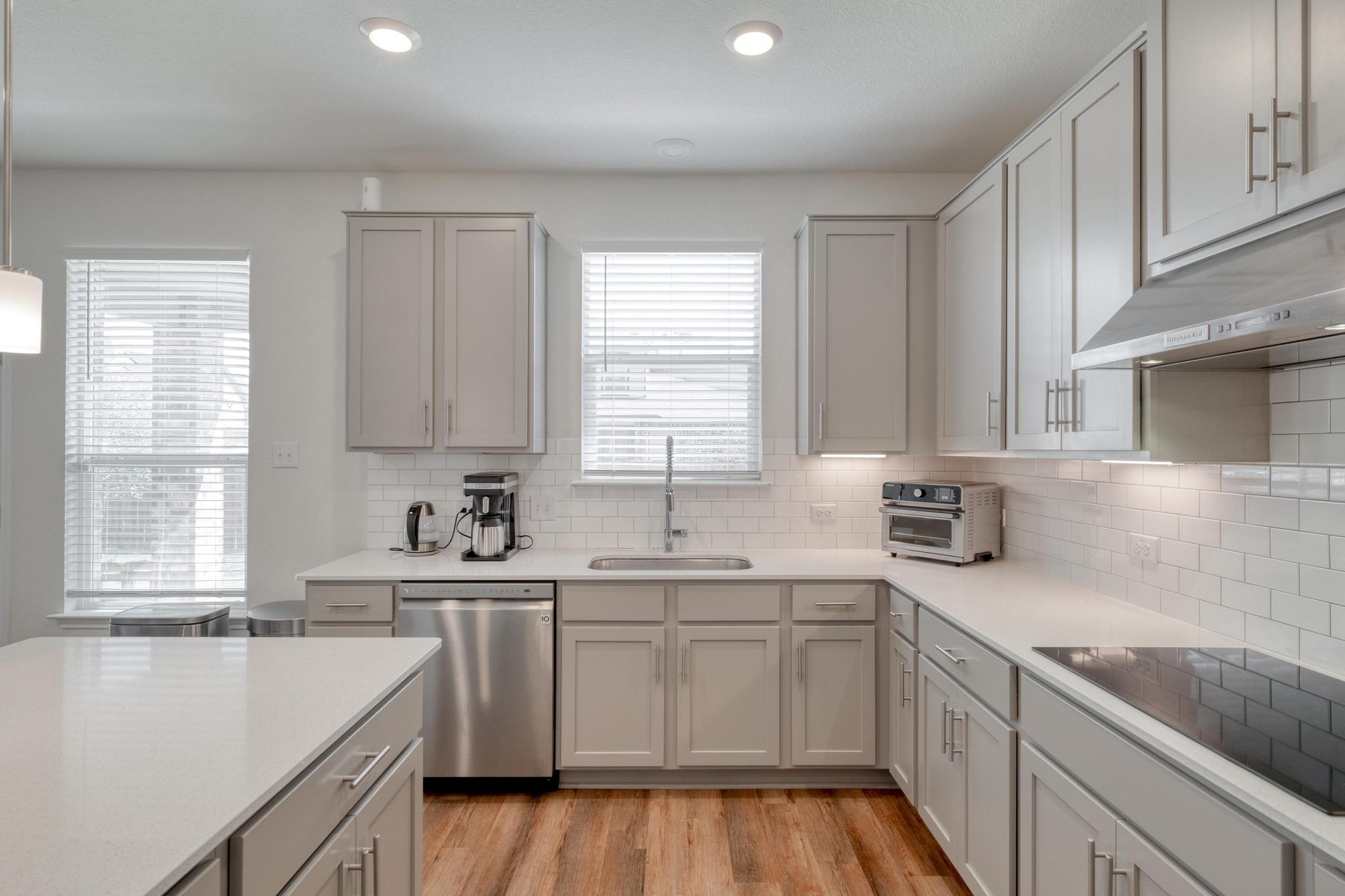 1004 Brenham Ln Property Photo 11
