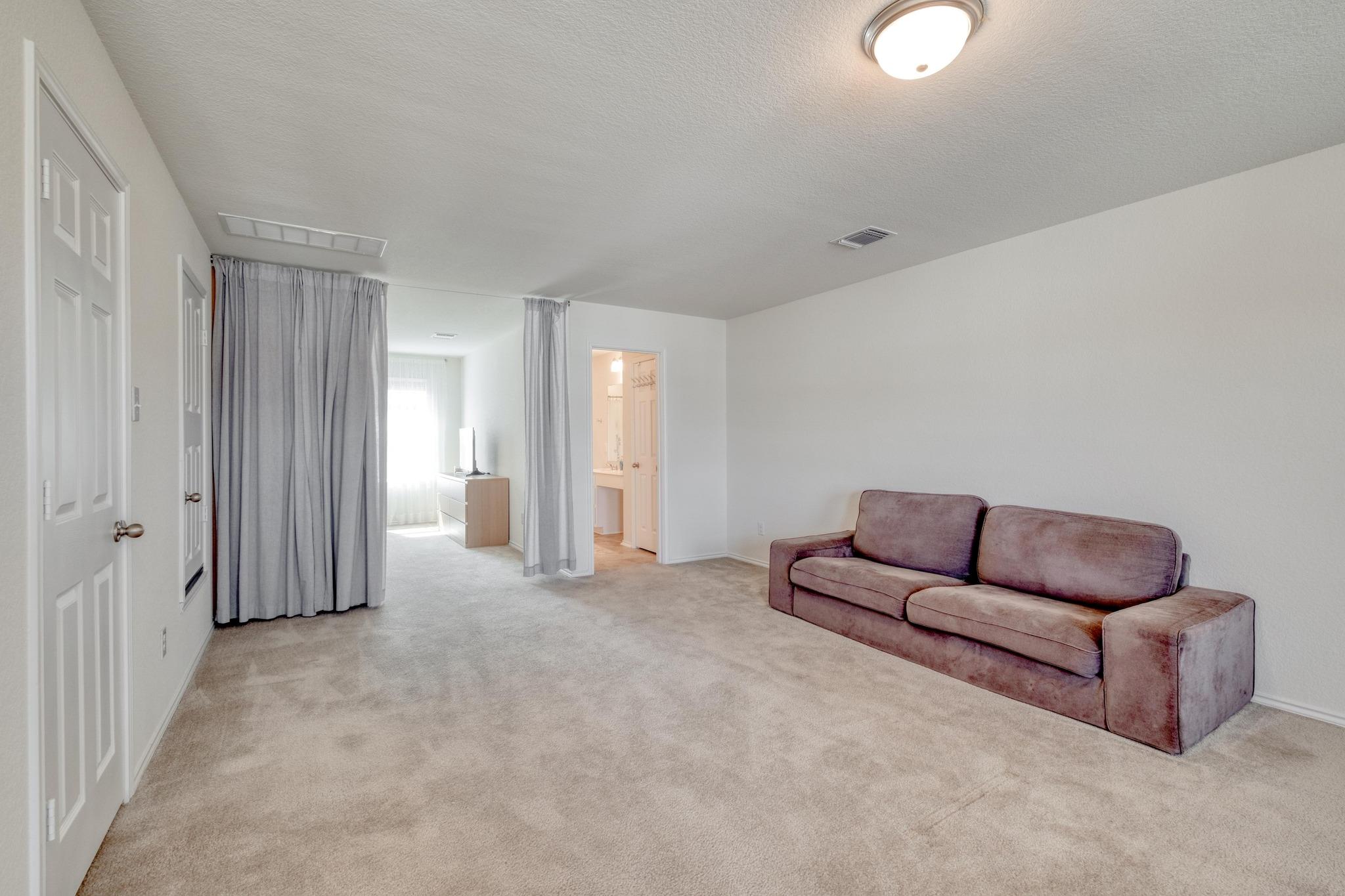 1004 Brenham Ln Property Photo 21