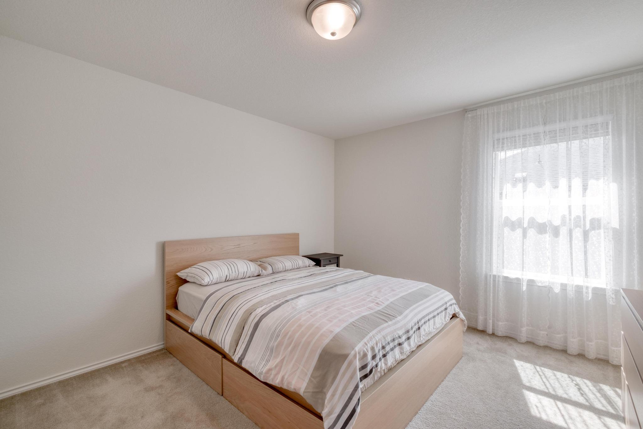 1004 Brenham Ln Property Photo 24