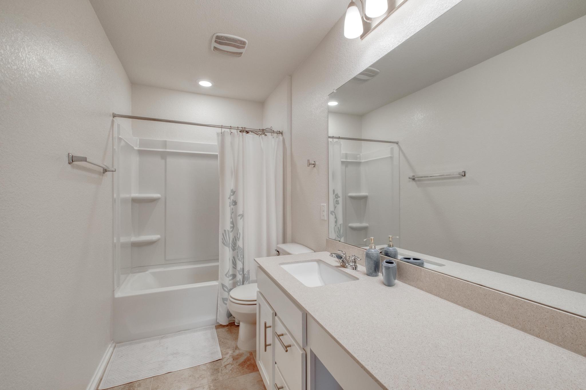 1004 Brenham Ln Property Photo 25