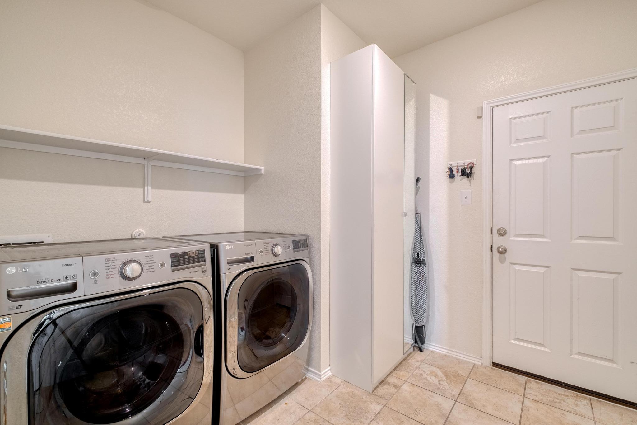 1004 Brenham Ln Property Photo 26