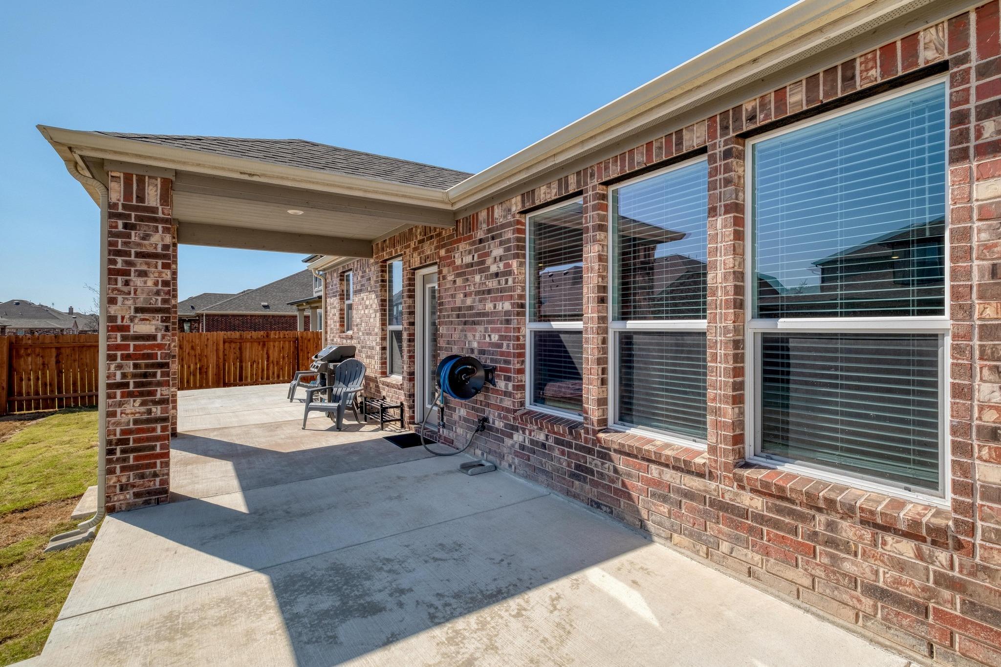 1004 Brenham Ln Property Photo 27