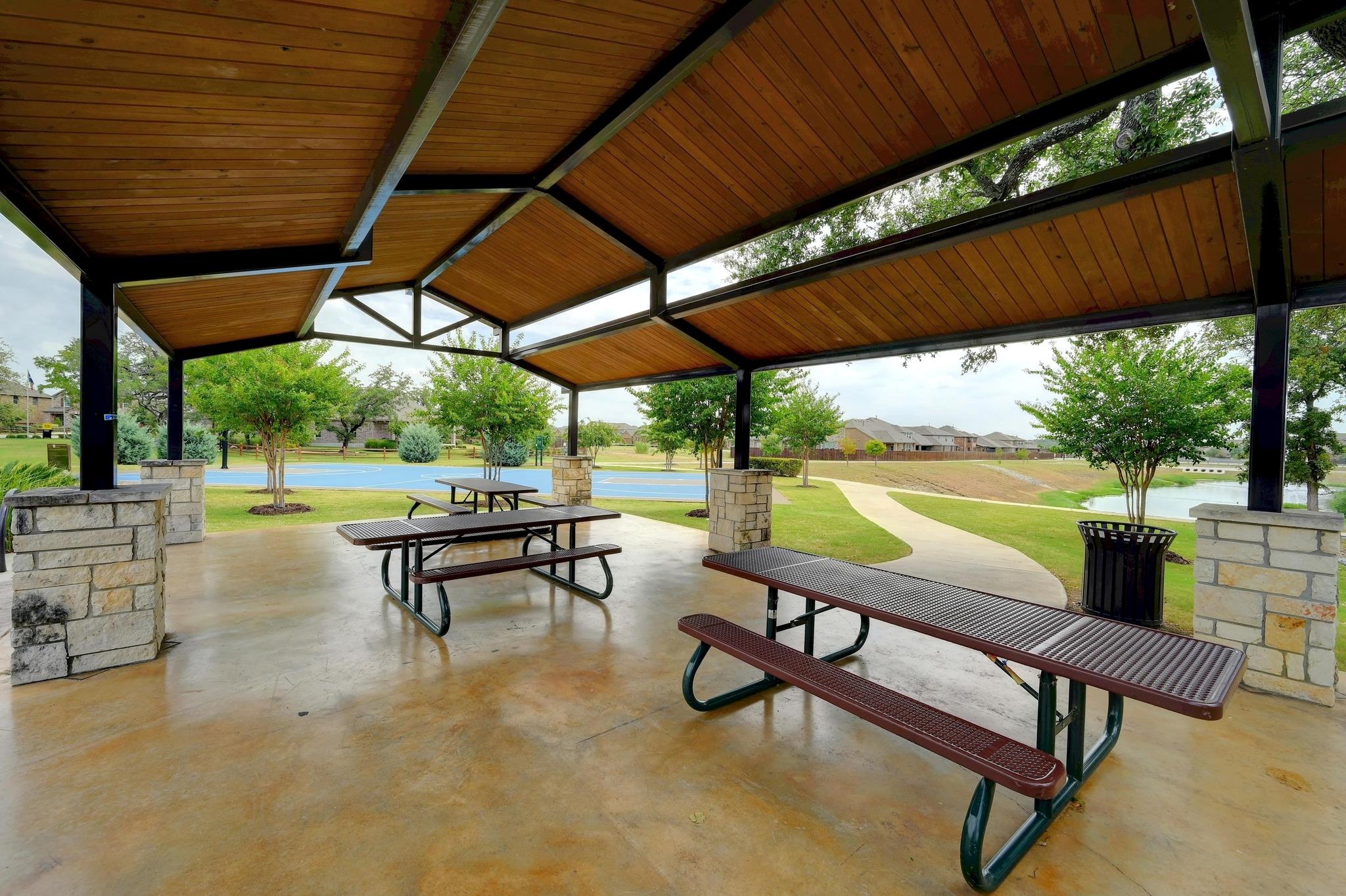 1004 Brenham Ln Property Photo 38