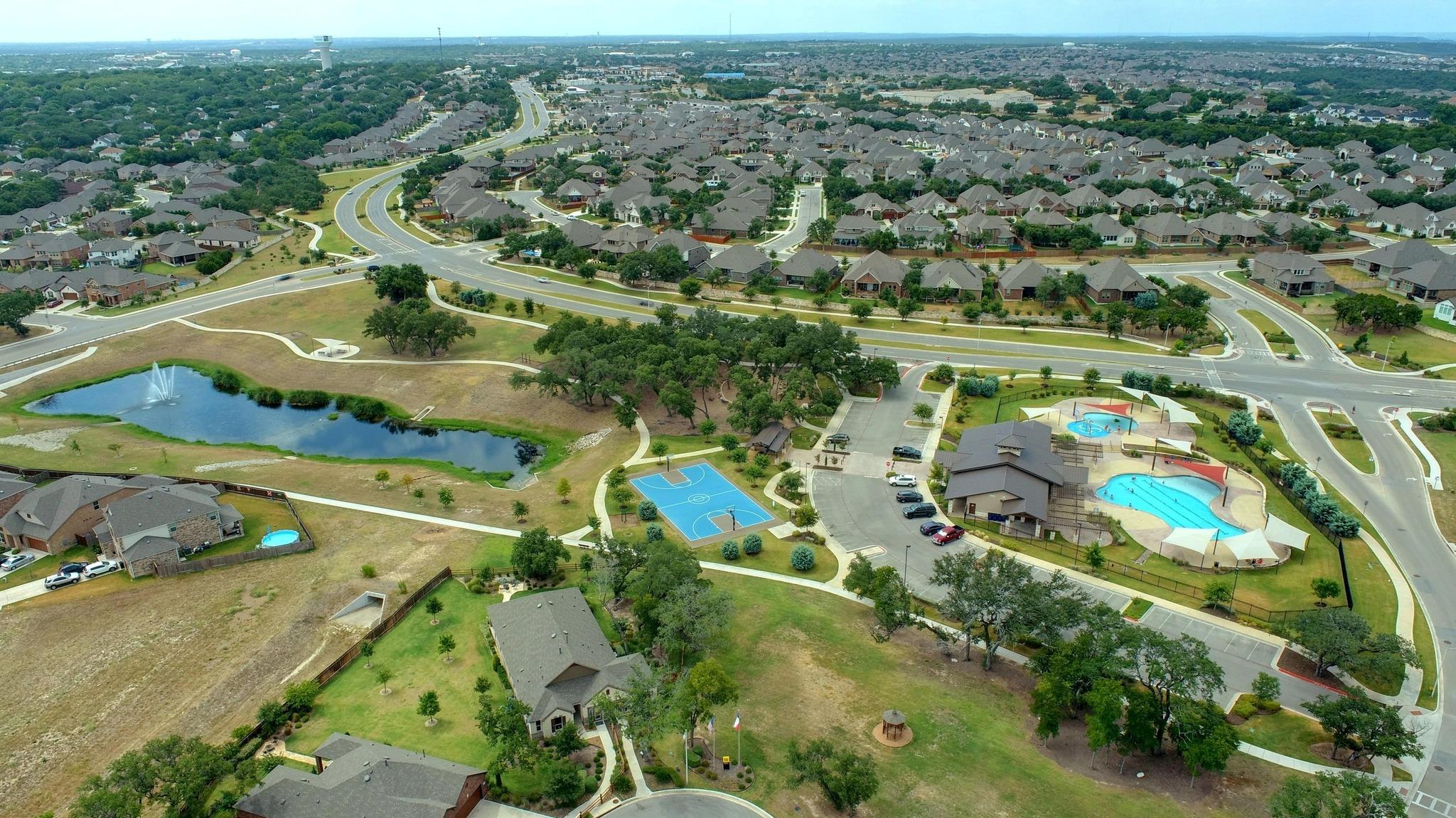 1004 Brenham Ln Property Photo 40