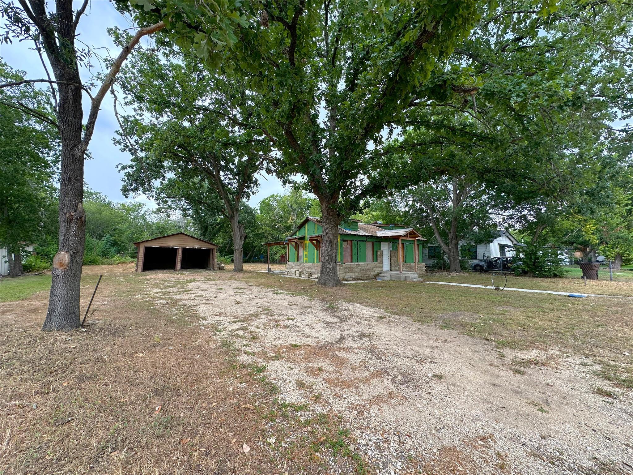 818 Plum St Property Photo 2
